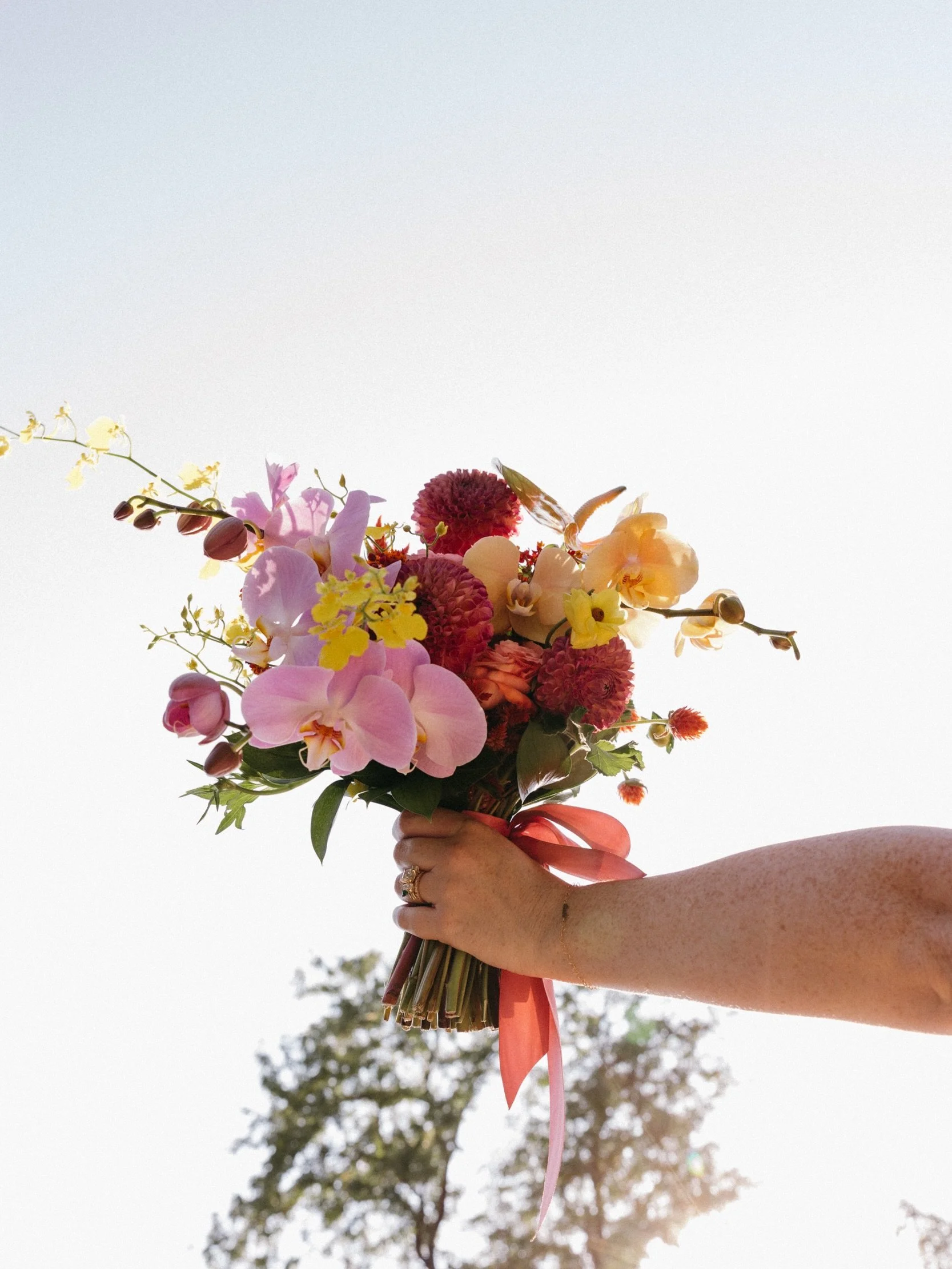 Ali &amp; Michael

Small arrangements big impact 

Venu: Cheeseman Park
Photographer: @mckenzie_bigliazzi 

#denverbotanicgardens