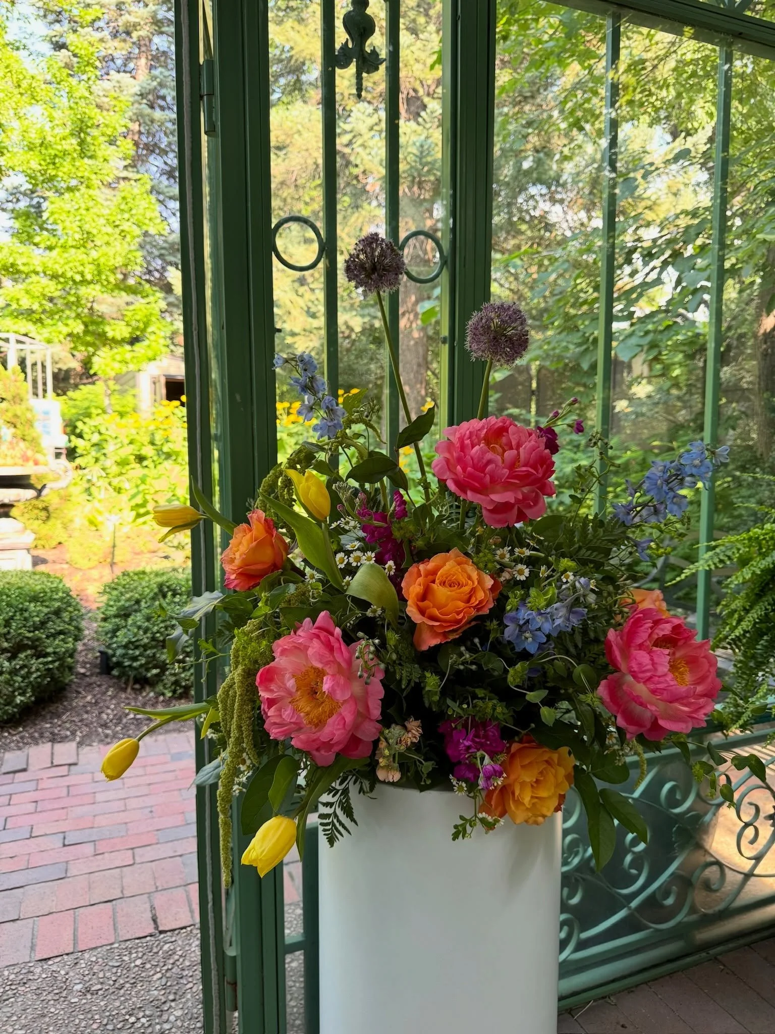 Garden Party for The Hatfields

Venu: @denverbotanic 
Planner: @poisedevents 

#denverbotanicgardens #denverflorist #weddingflorist #gardenpartywedding #denverflowers