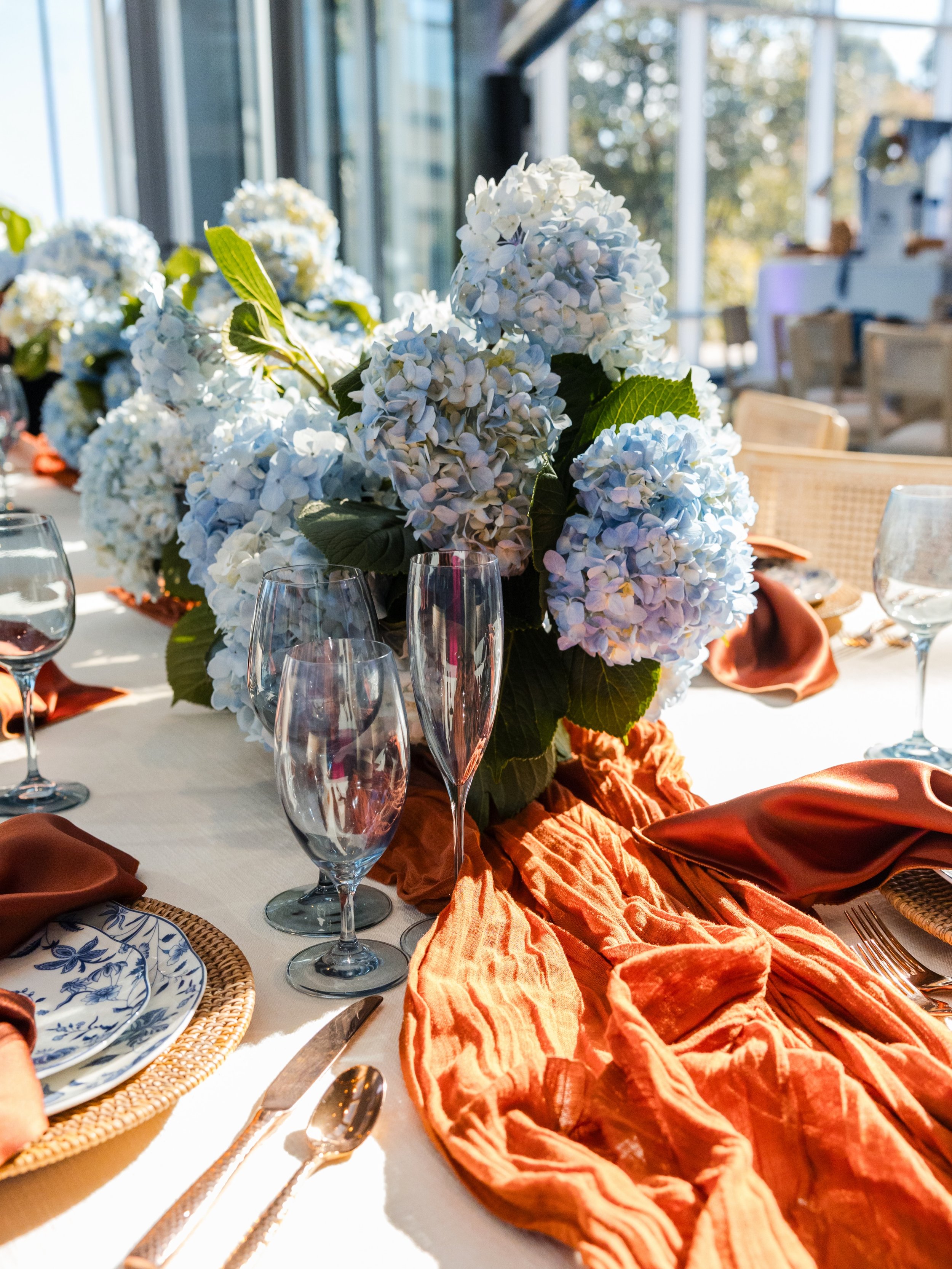 Monochromatic Blues for Venuhub Showcase

Venue &amp; Creatives: @cablecenterevents @venuhub
Photography: @pinkpoppymedia 
Videography: @alldigitalphotoandvideo 
Rentals: @eventrents 
Florals: @karakarablooms 
Balloon Design: @balloonlab.co 
Draping: