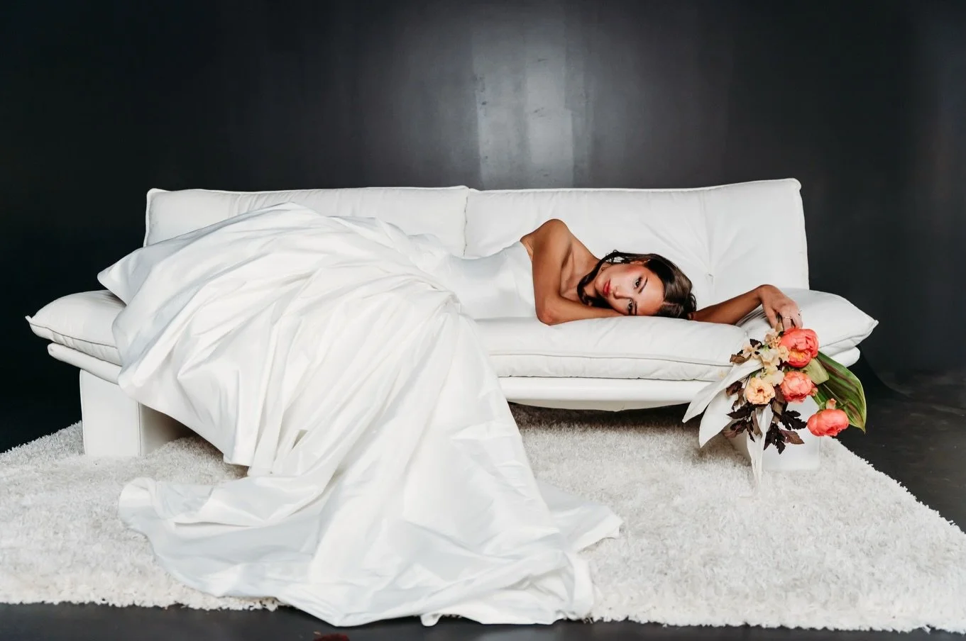 sometimes a simple bouquet is all you need 😮&zwj;💨

Shoot Design/Coordinator: @venueseventplanning
Bridal Studio: @ellarystyling 
Model: @anastasialinux 
Studio: @soleilhousedenver 
Florals: @karakarablooms 
Content Creator: @thesocialheirloom 
HMU