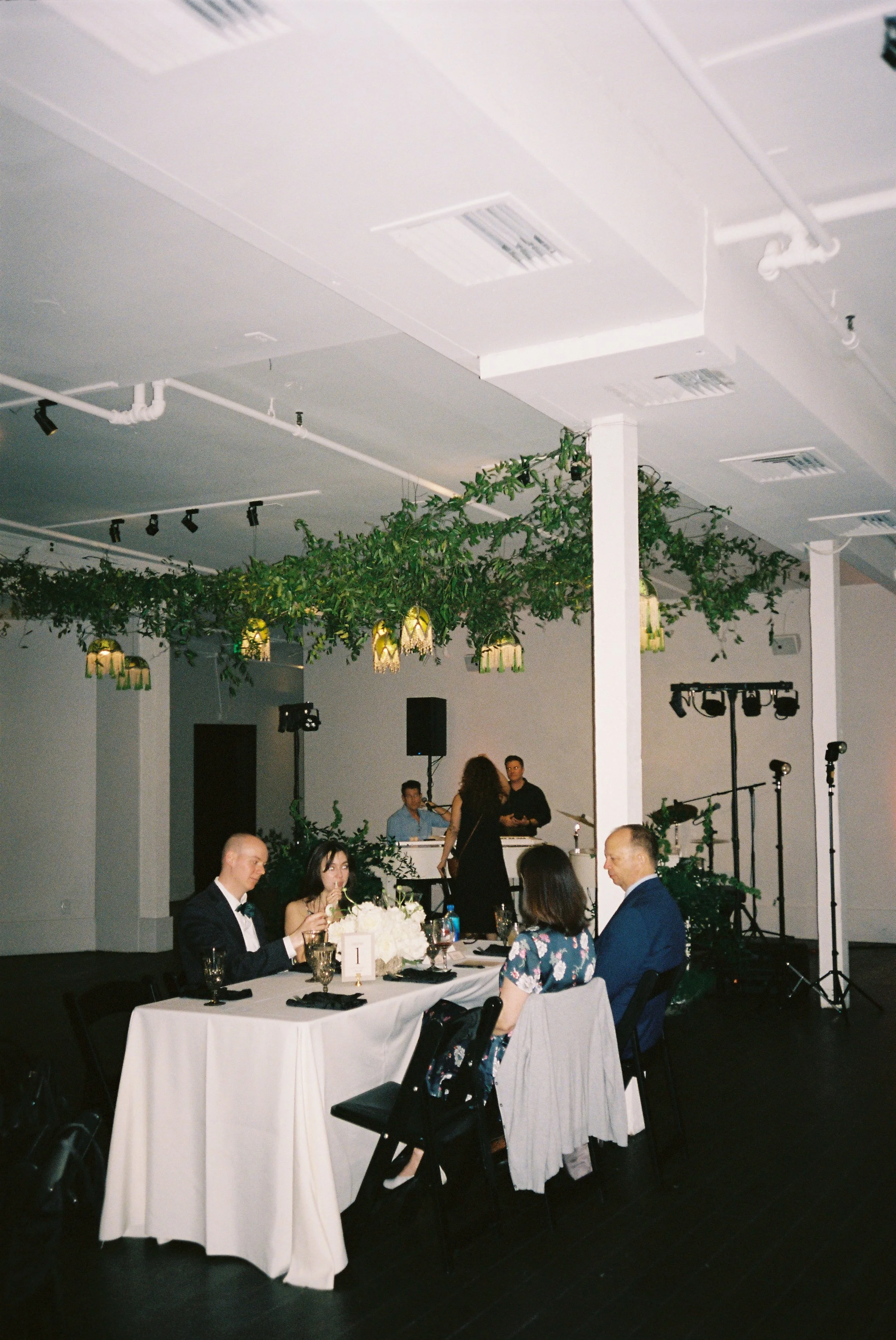 R1-01988-017A.JPG