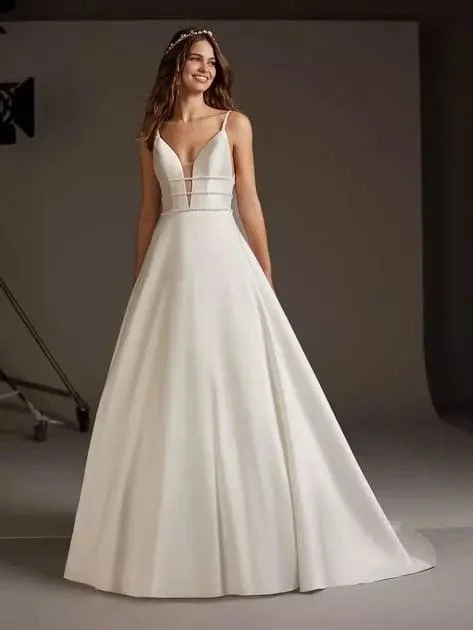 D0360-1-devant-SERPENS-Pronovias.jpg