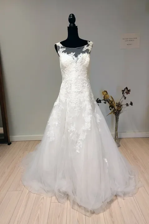 Robe PRONOVIAS / modèle 8214059