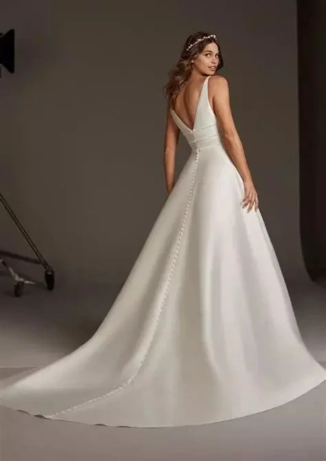 D0360-2-derrière-SERPENS-Pronovias.jpg