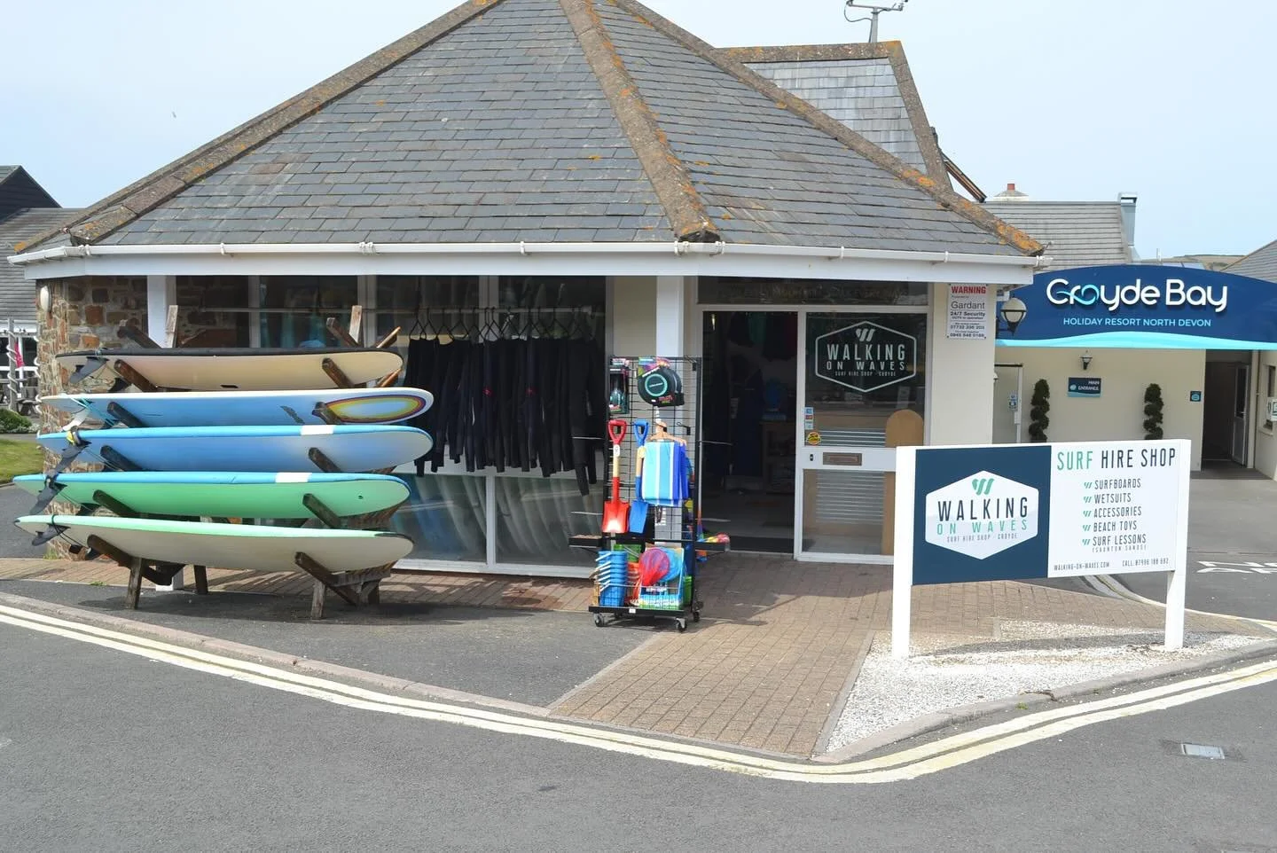 Ready for a beach day? We&rsquo;ve got you covered! 

Our Shop is located right behind the dunes of Croyde beach, in the car park of Unison Croyde Bay Holiday Resort - just a few minutes drive from us at Saunton. 

Surfboard &amp; Wetsuit hire 🏄🏼&z