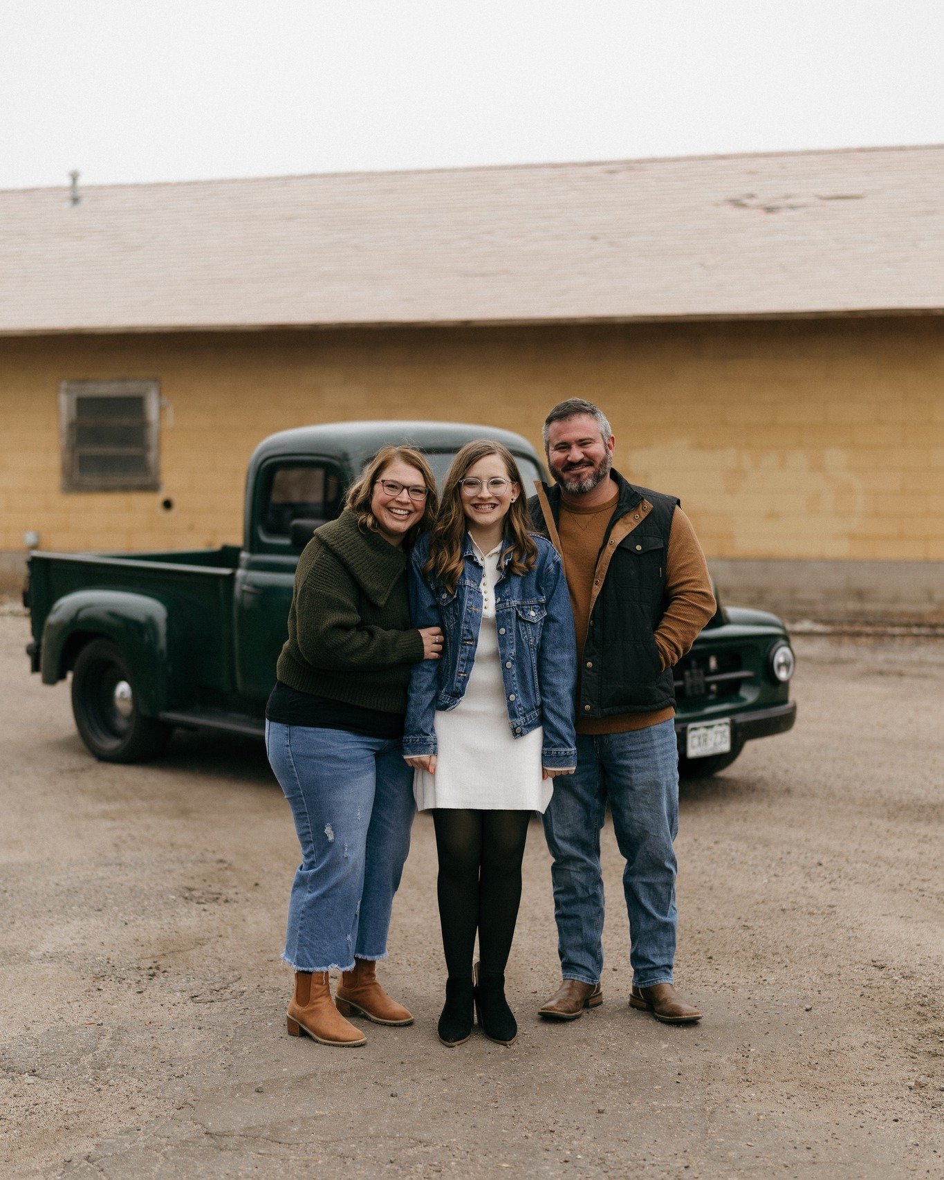 The one day winter actually showed up! Cold hands, red noses, and a whole lot of love. Couldn&rsquo;t wait to share a few sneak peeks from this family session.