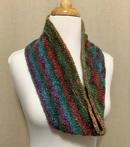 Diagonal Rib Cowl by Lauren Thomas