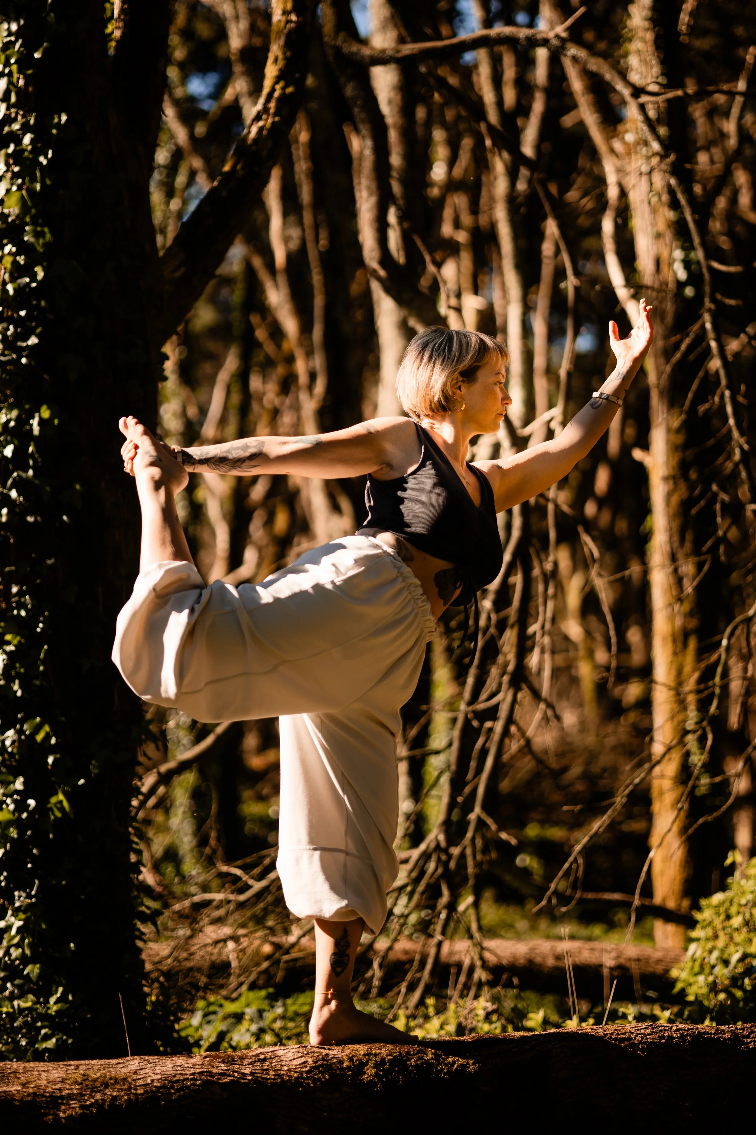 girlindancerposeinforest