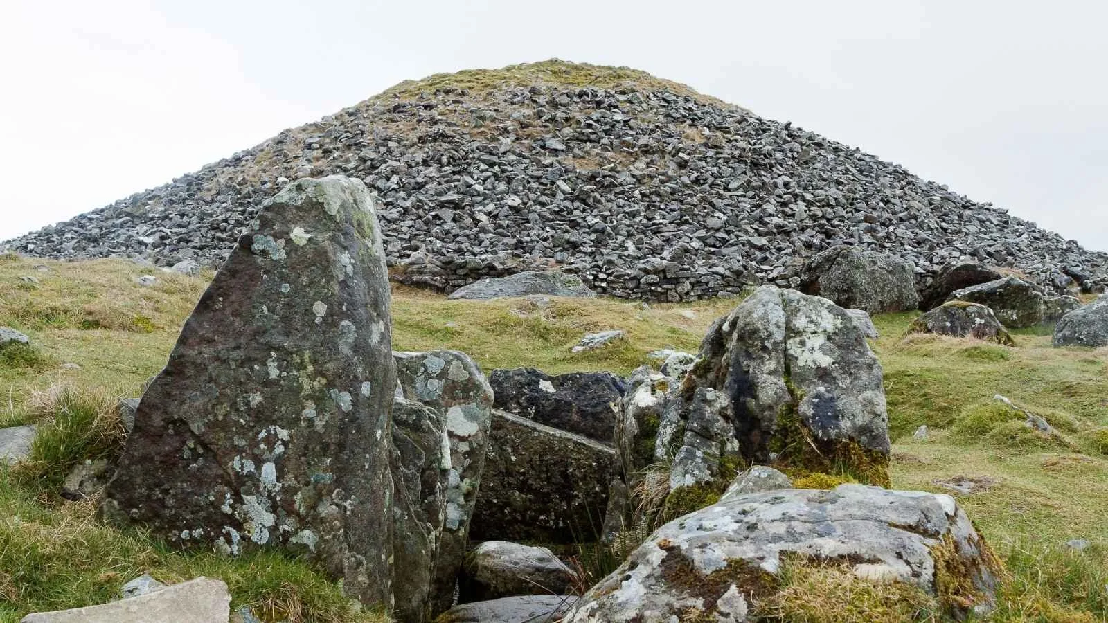 Loughcrew passage tomb near Oldcastle in County Meath, an ancient prehistoric site that forms part of Ireland’s rich archaeological landscape and features on private heritage tours.