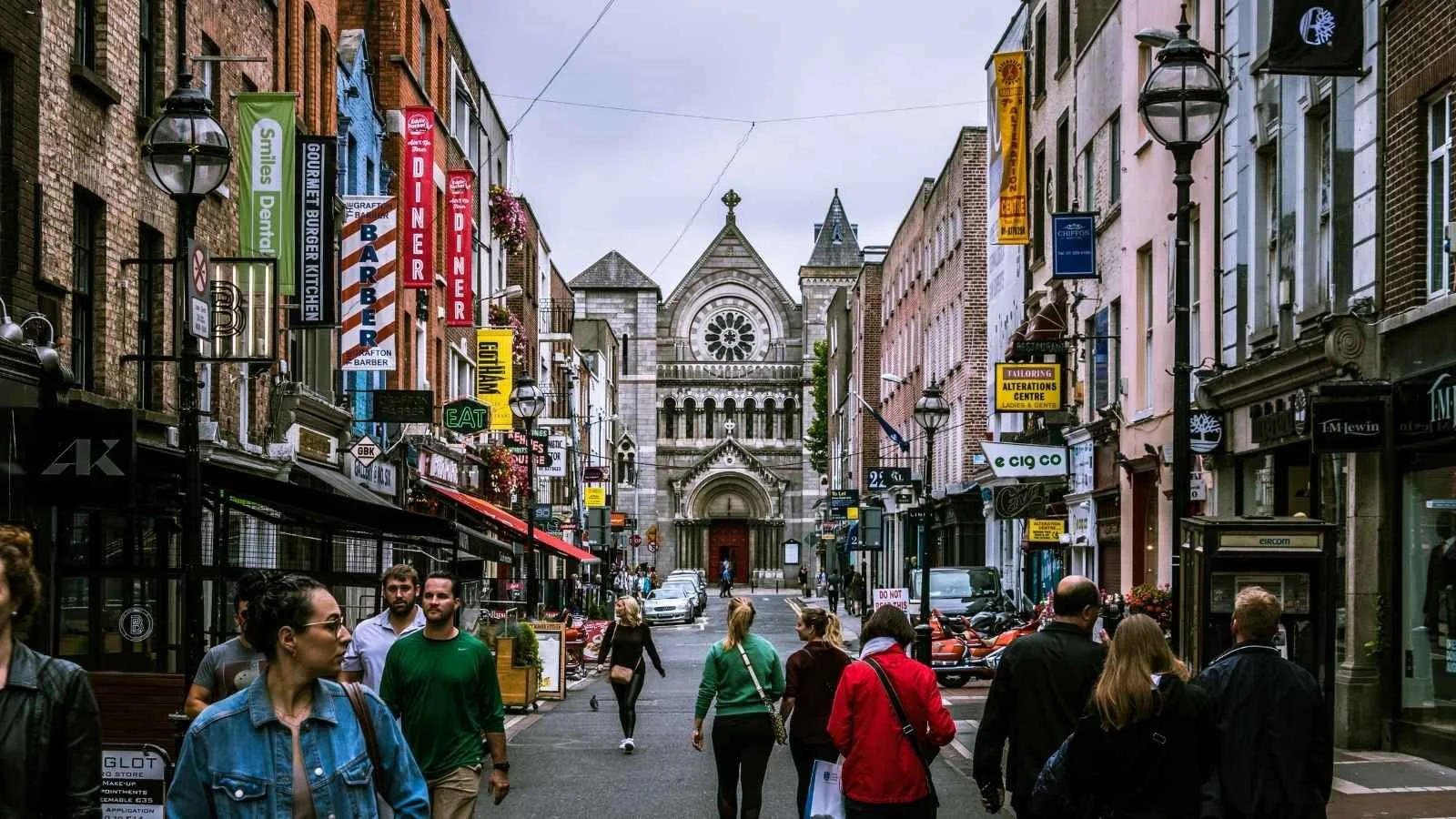 Grafton street in Dublin, filled with shops, cafés, and everyday local life, reflecting the atmosphere experienced on guided private tours of the capital.