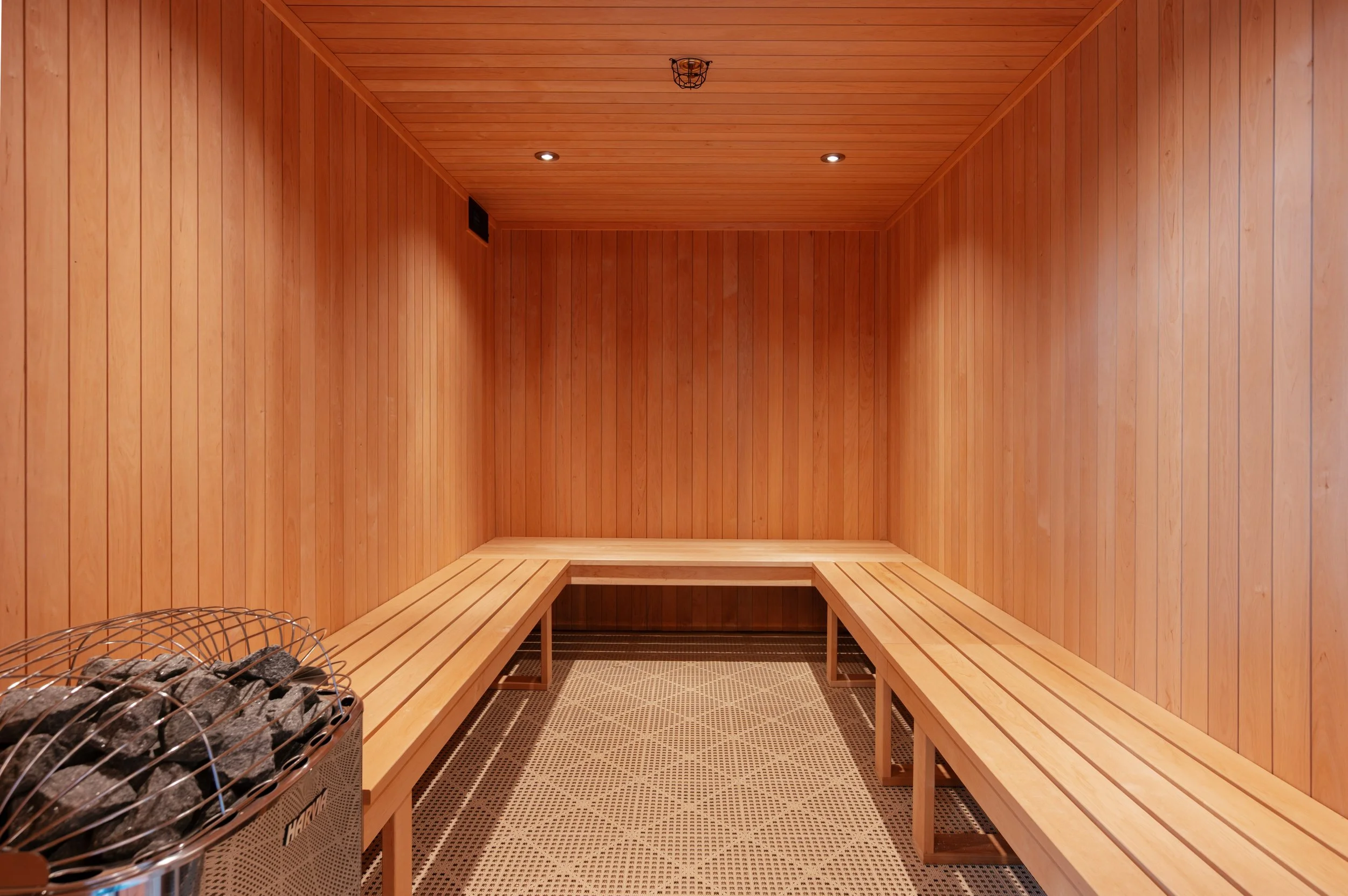 Sauna
Open daily from 8 AM to 10 PM.