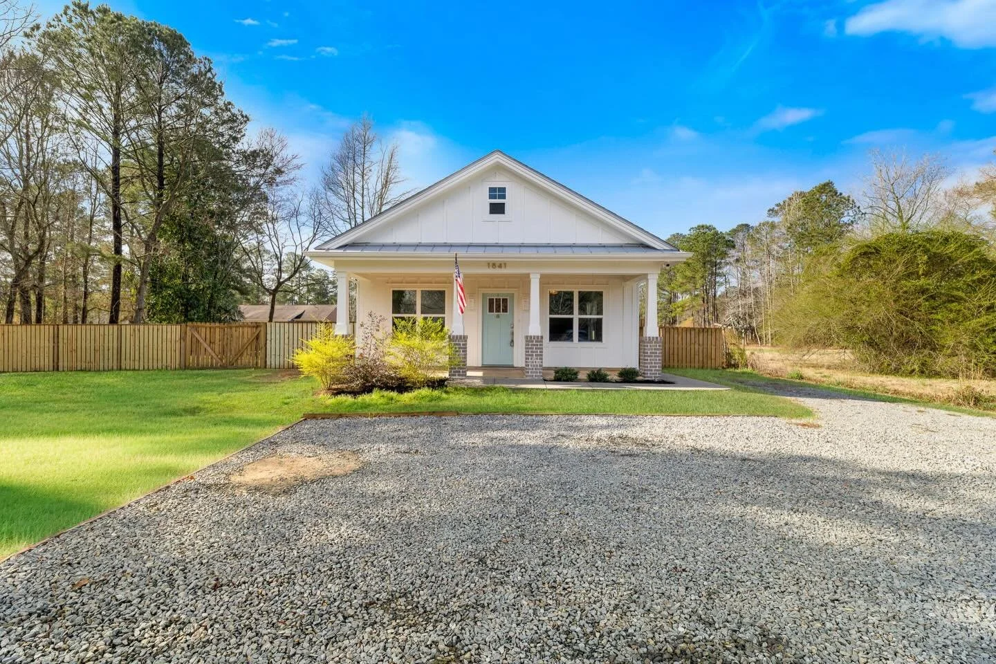 We&rsquo;re back to blue skies &amp; on the road for more listings headed to Top Sail &amp; Ash today. ☀️

Got a house looking to hit the market? Book with us today &amp; select the media package that best fits your goals! 

#realestatemedia #nccoast
