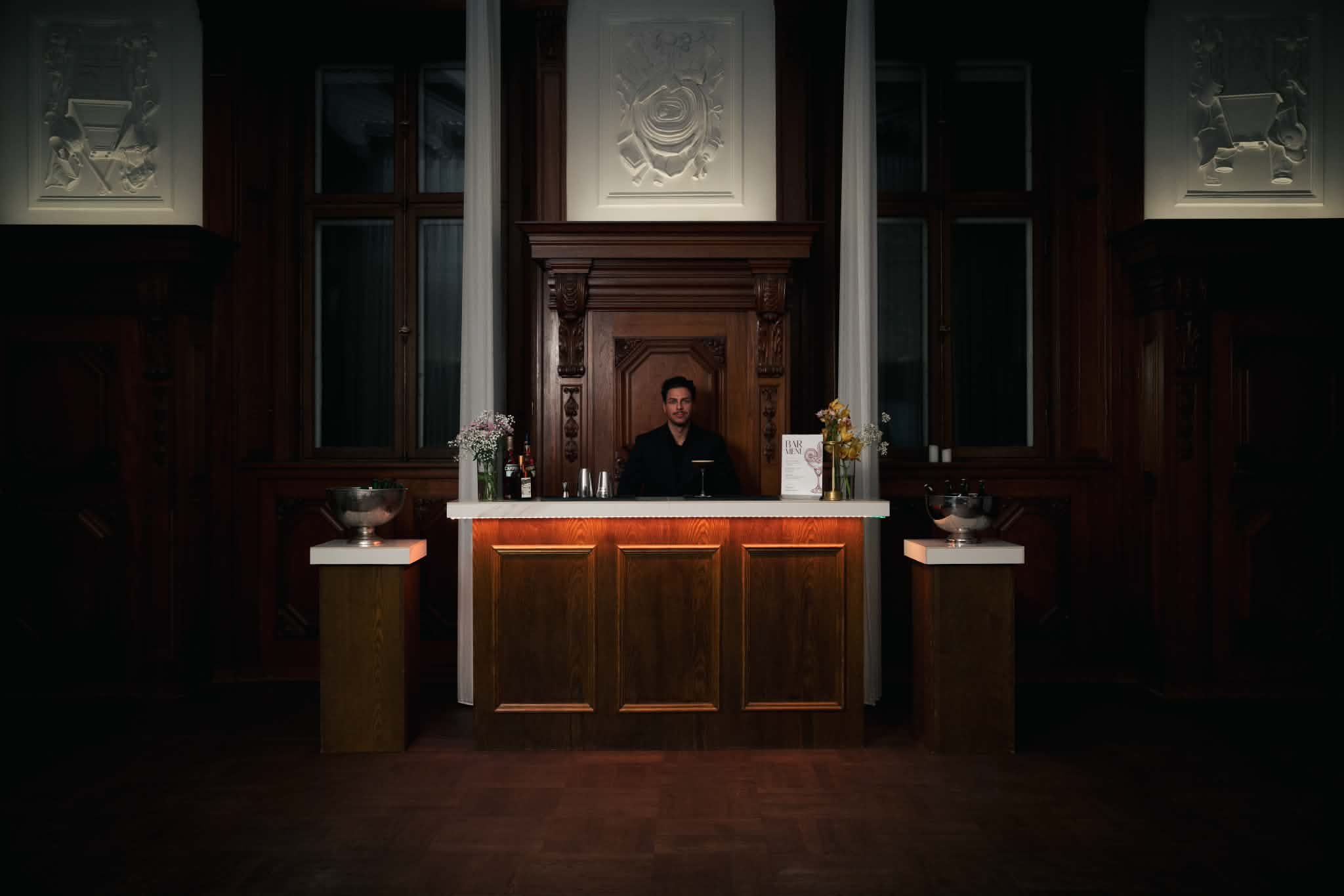 Cocktail bar