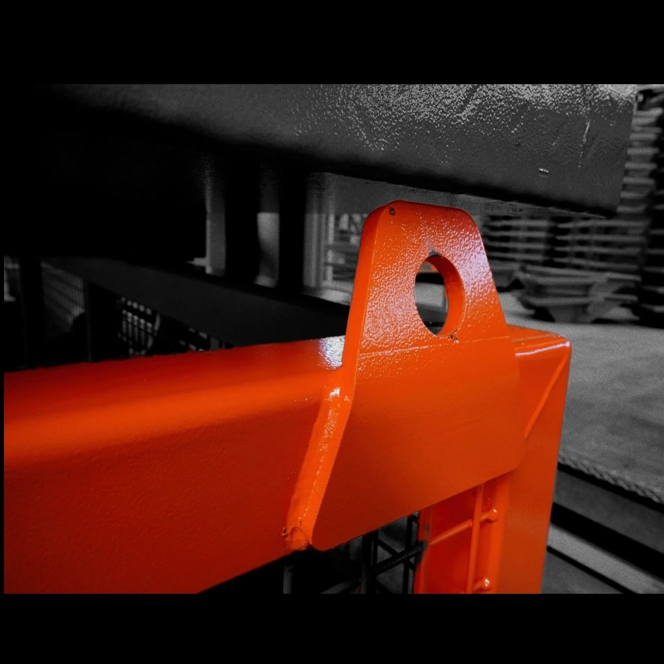 Eichinger Crane pallet bin lifting eye for 3300 lb materials bin