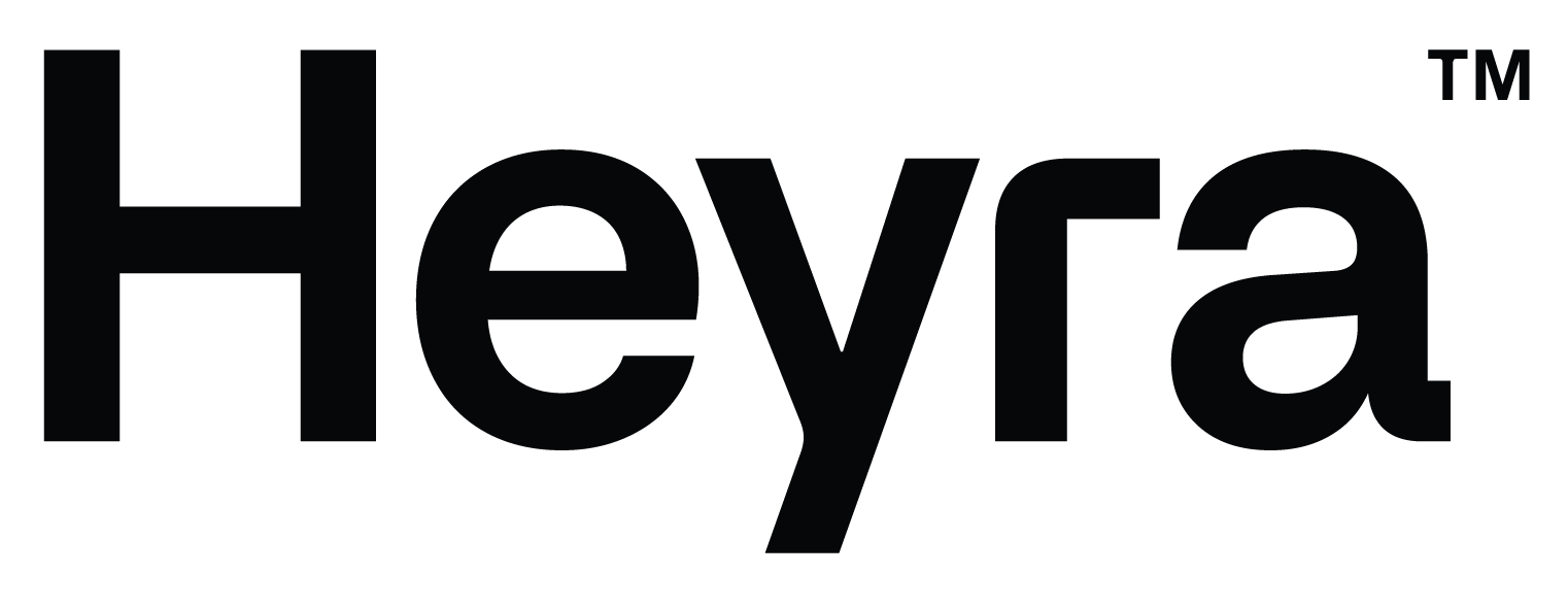 Logo af Heya med sorte bogstaver