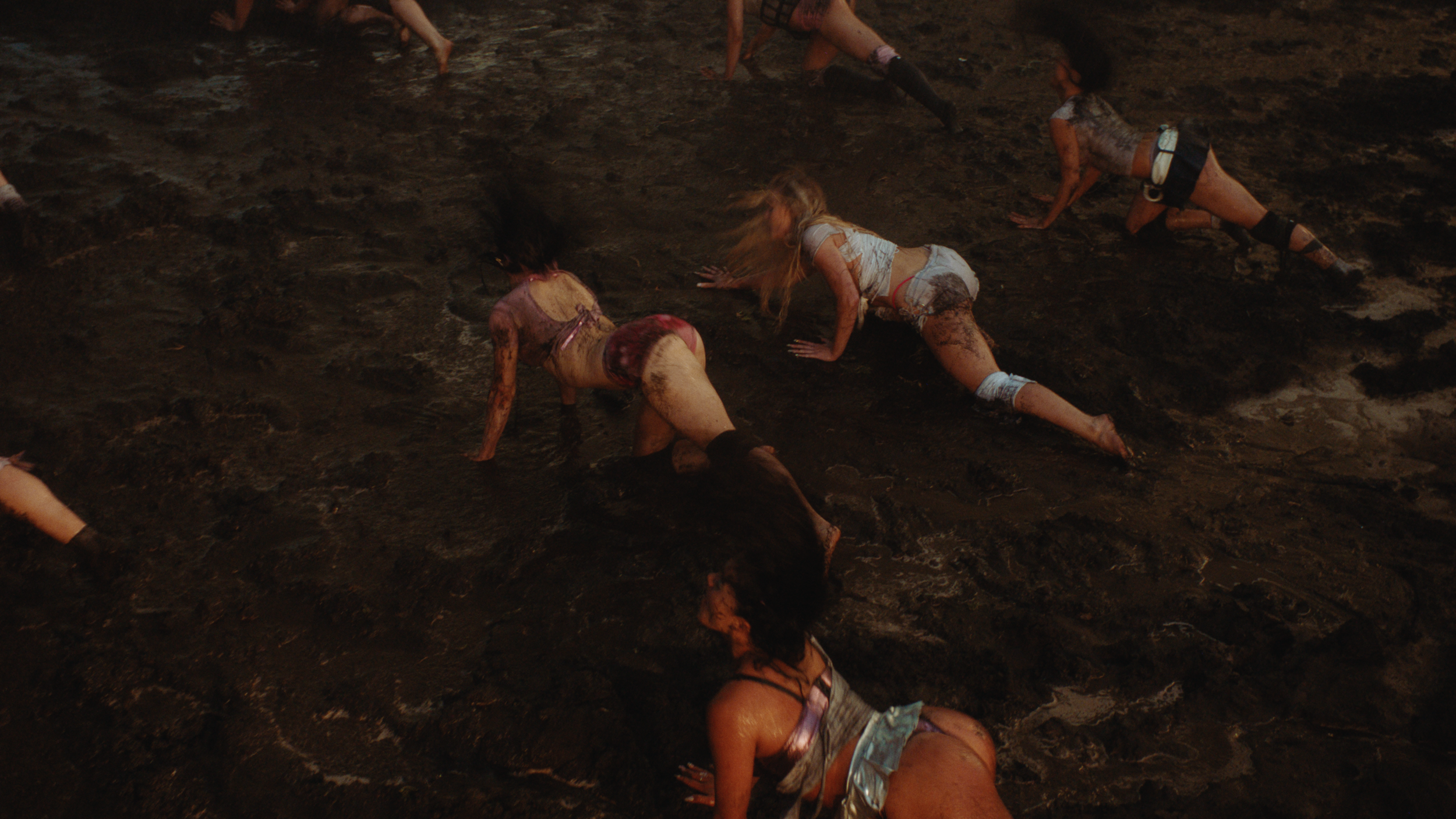 CR 2k ONLINE.00_02_18_19.Still082.png