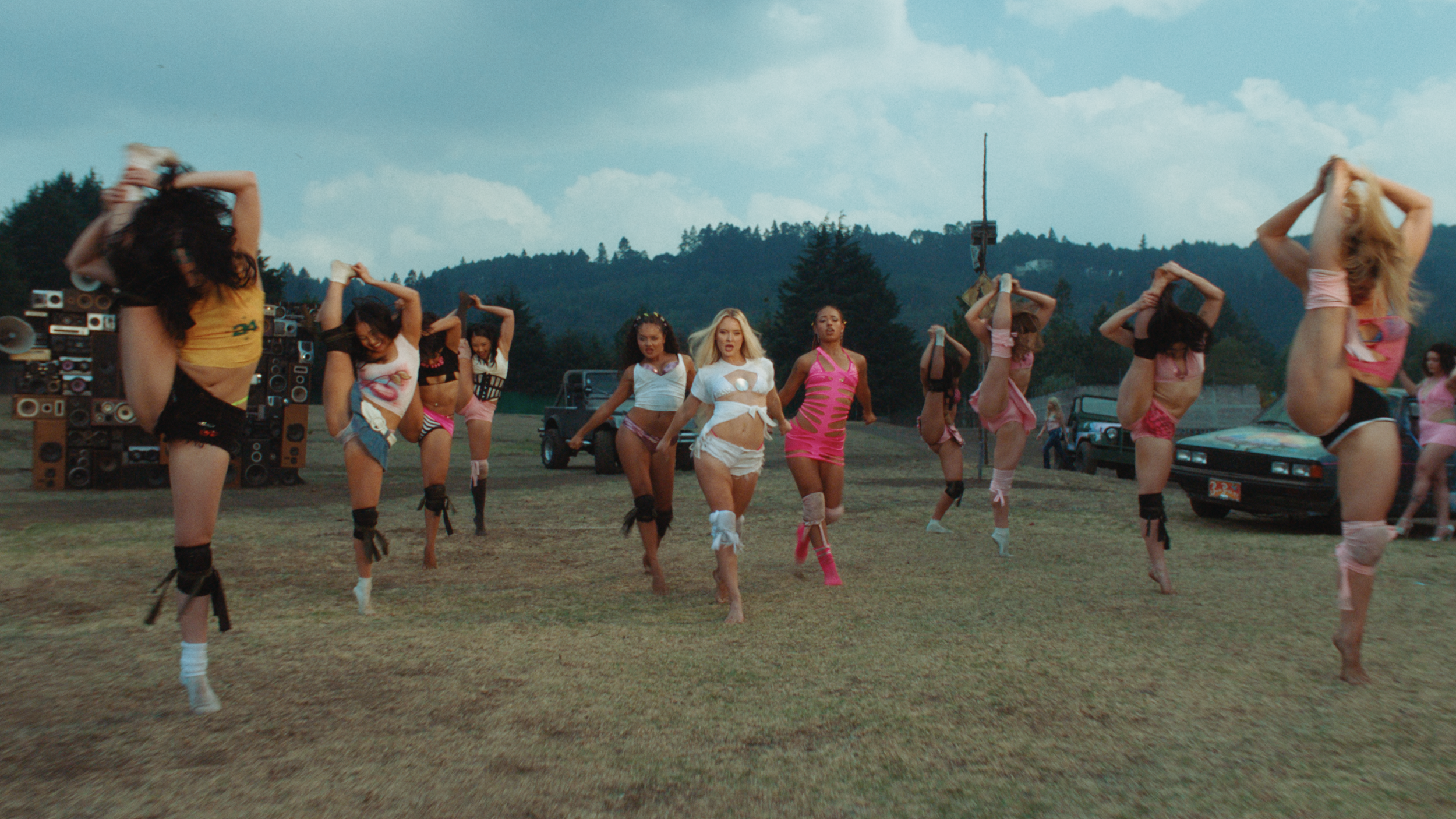 CR 2k ONLINE.00_00_53_04.Still036.png