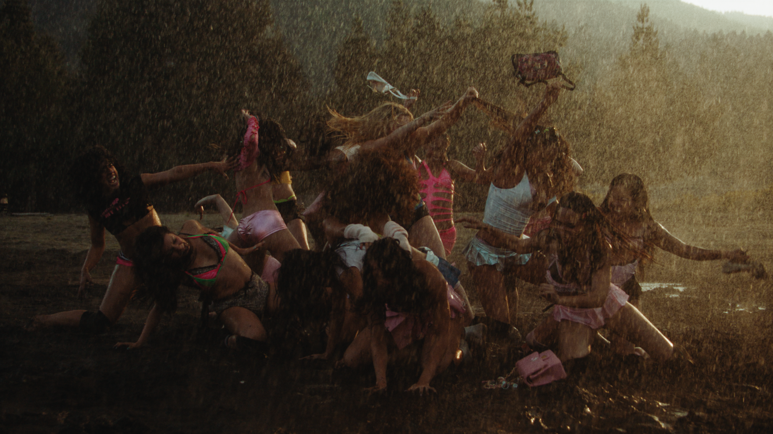 CR 2k ONLINE.00_02_02_13.Still075.png