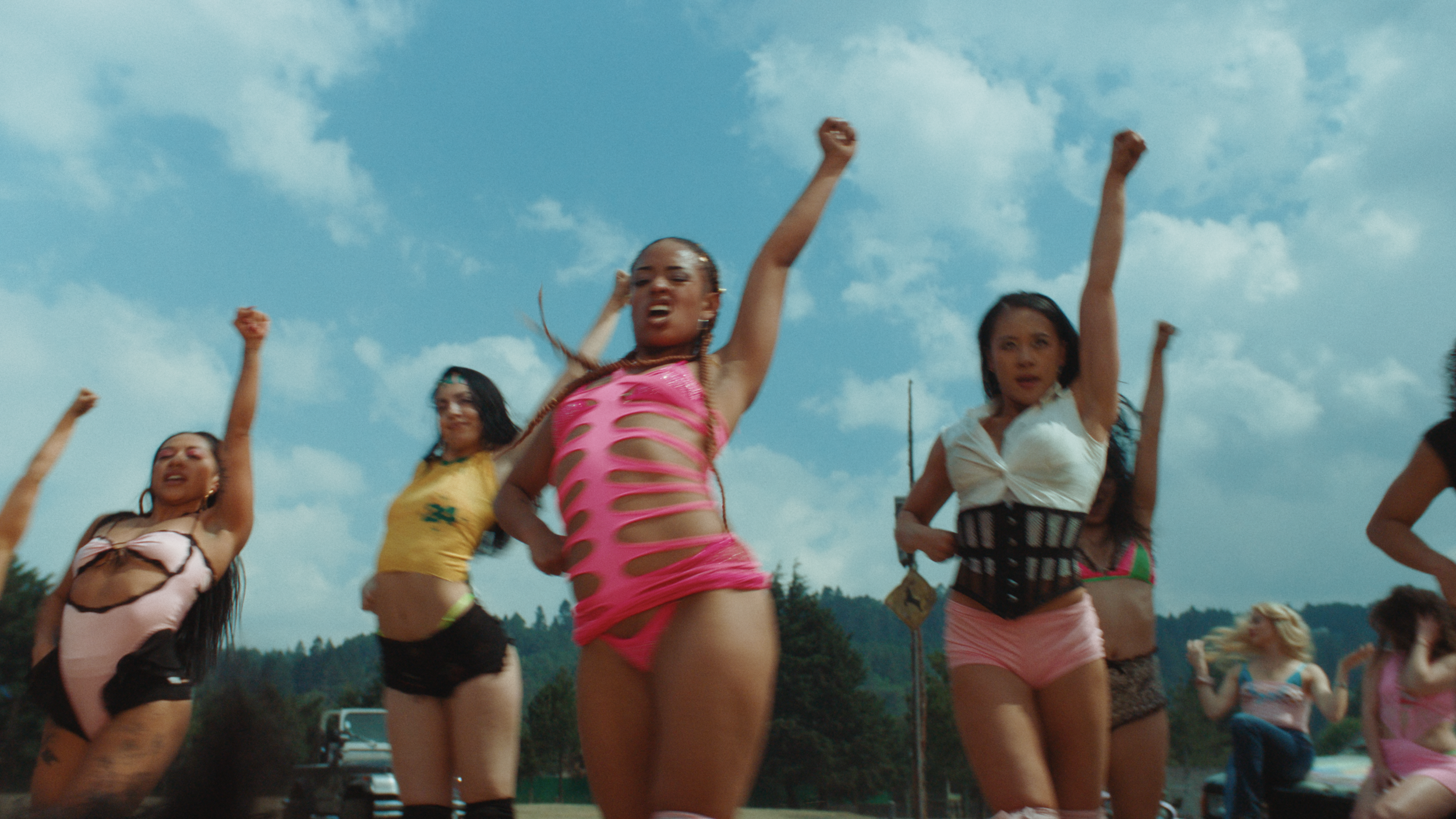 CR 2k ONLINE.00_01_16_21.Still043.png