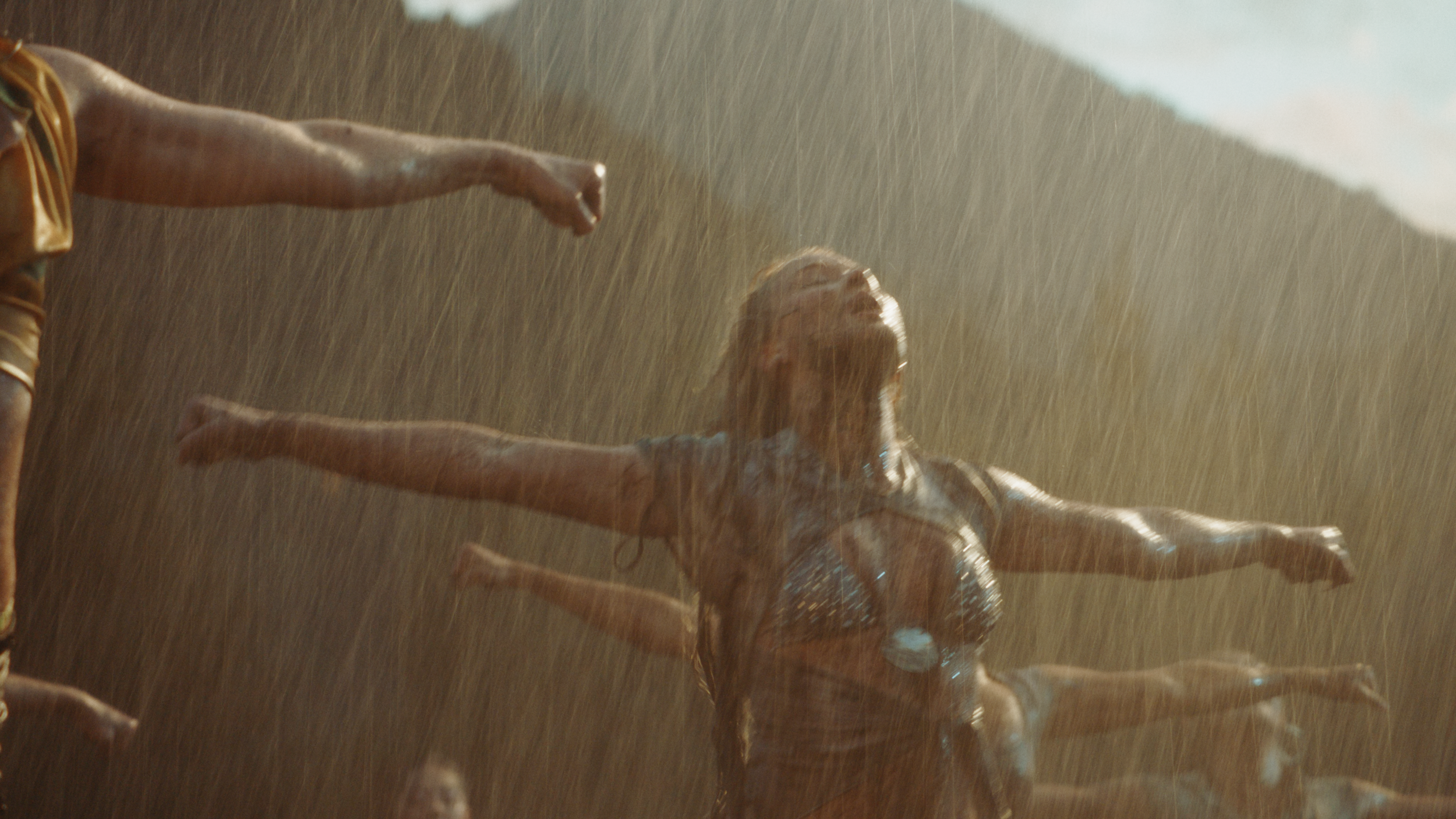 CR 2k ONLINE.00_02_49_18.Still090.png