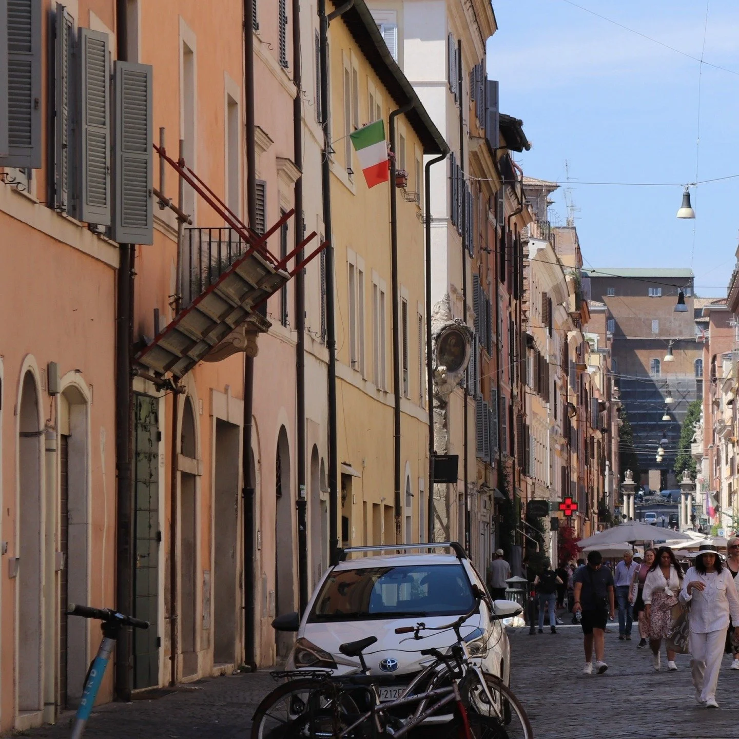 More street views from Rome &mdash; a busy alleyway, a familiar restaurant, and a quiet moment near the market.
Every photo shows a different side of life in the city.

📍 Rome, Italy
#StreetPhotography #RomeScenes #UrbanLife #TravelPhotographer #Eve