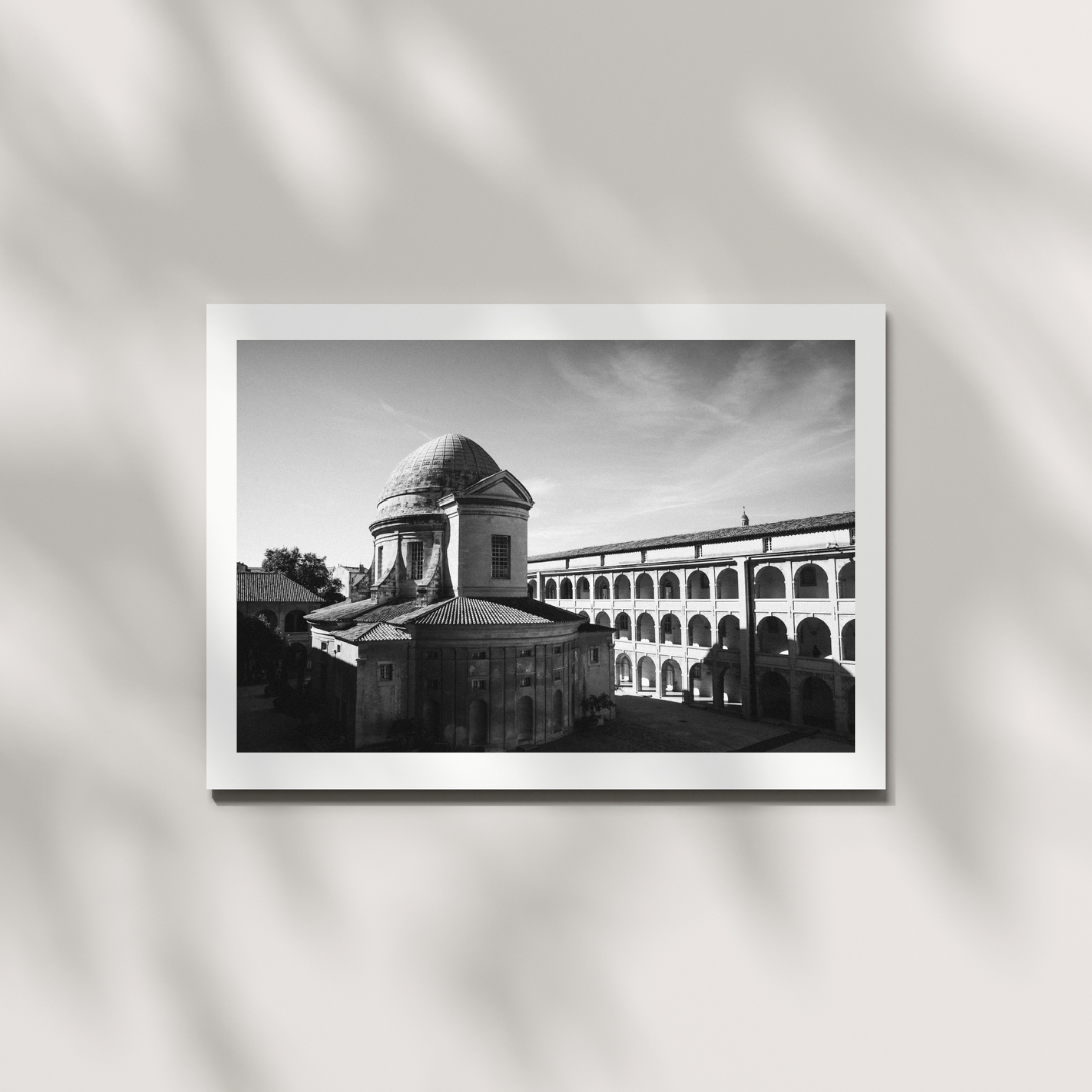 Courtyard Light — Marseille