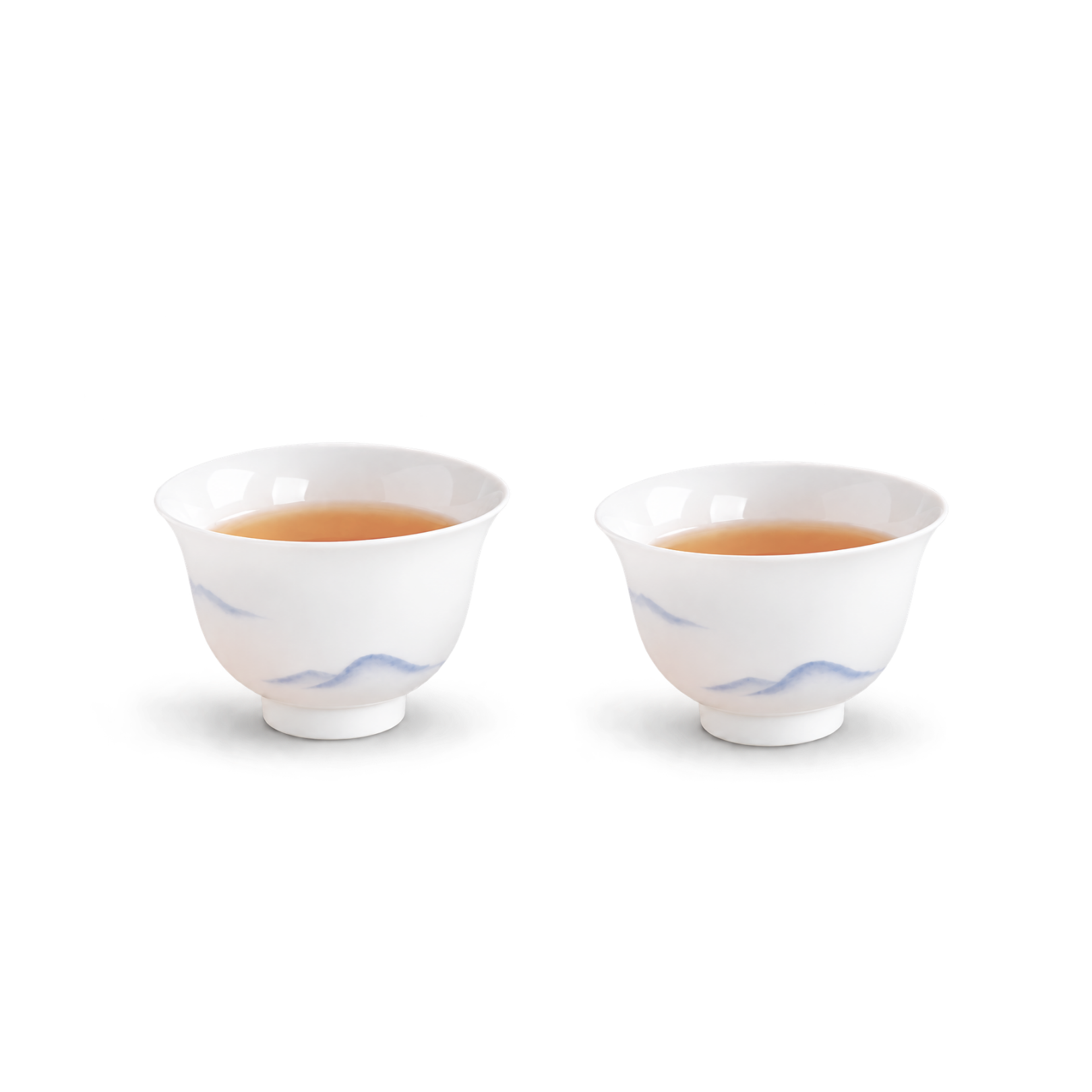 Tasse à thé en porcelaine blanche — Sur un chemin de Montagne