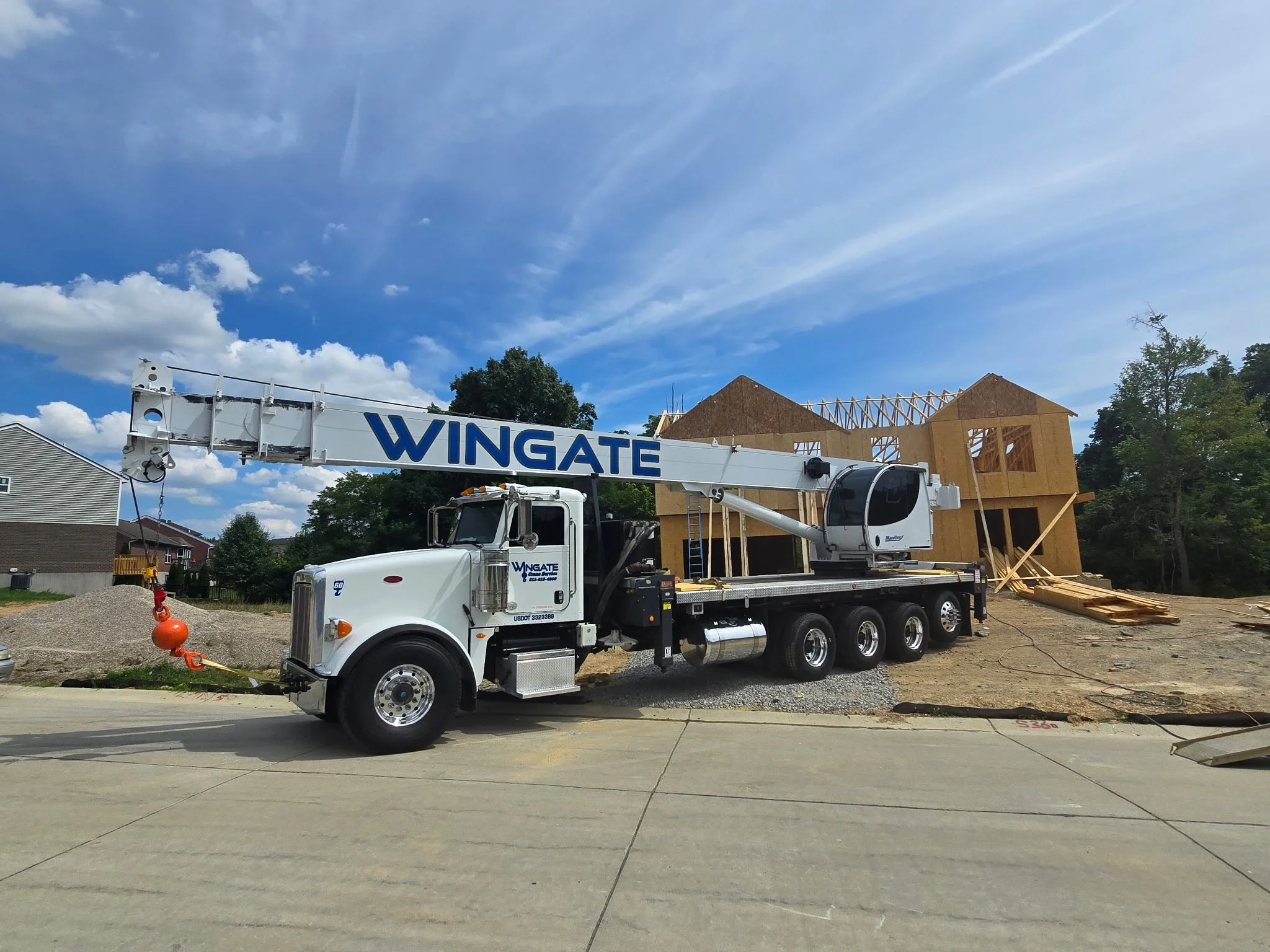 crane crane service emergency lift hauler rig