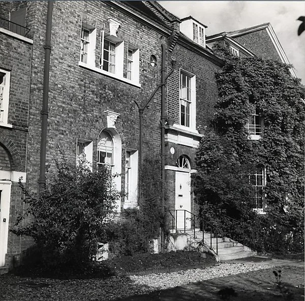 5.AKerteszMRedg.jpg