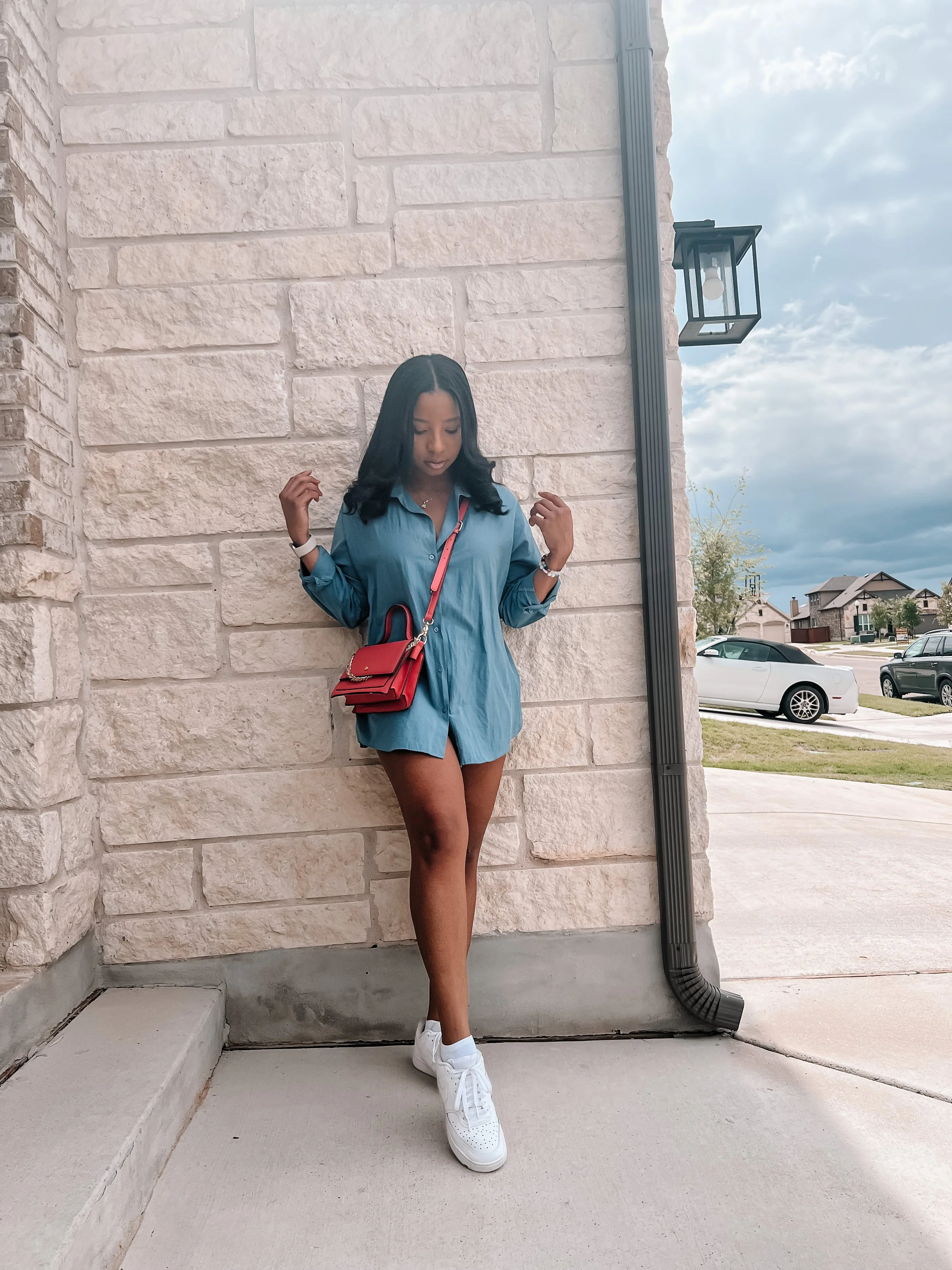 Simplify Your Style: A Guide to the Best Minimalist Fashion Trends &amp; Stores