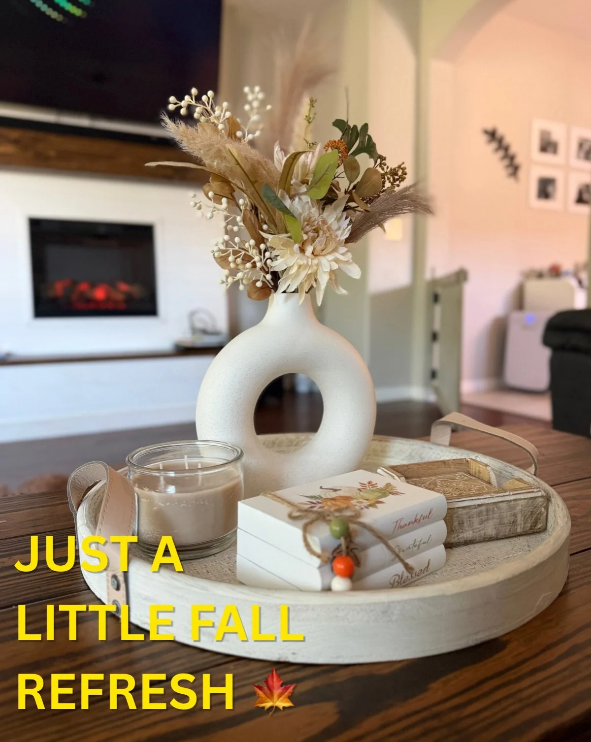Hello Fall 🍁 A little decor refresh.

#falldecor #homedecor #homerefresh #thelittlethings