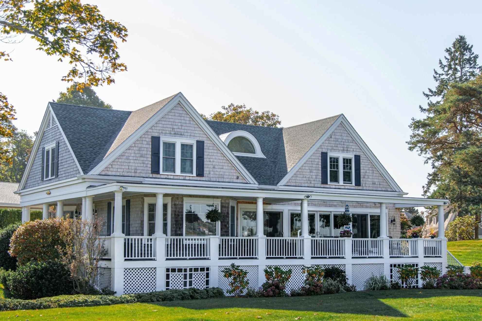 Large house wraparound porch, Virginia Peninsula General Contractor