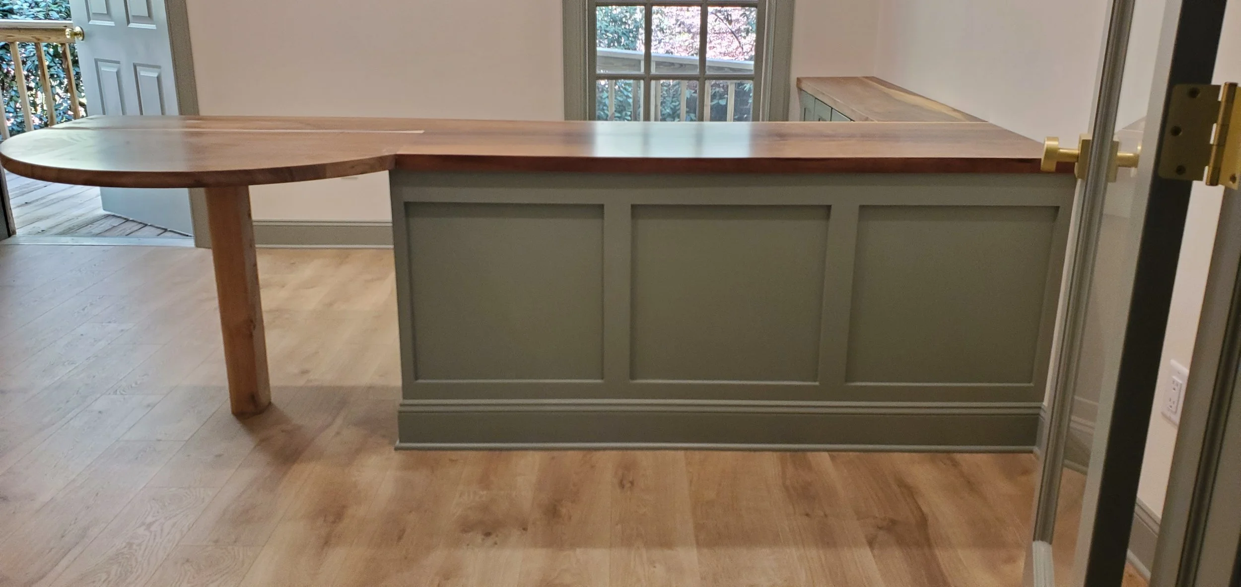 Forefront Project custom desk 5.jpg