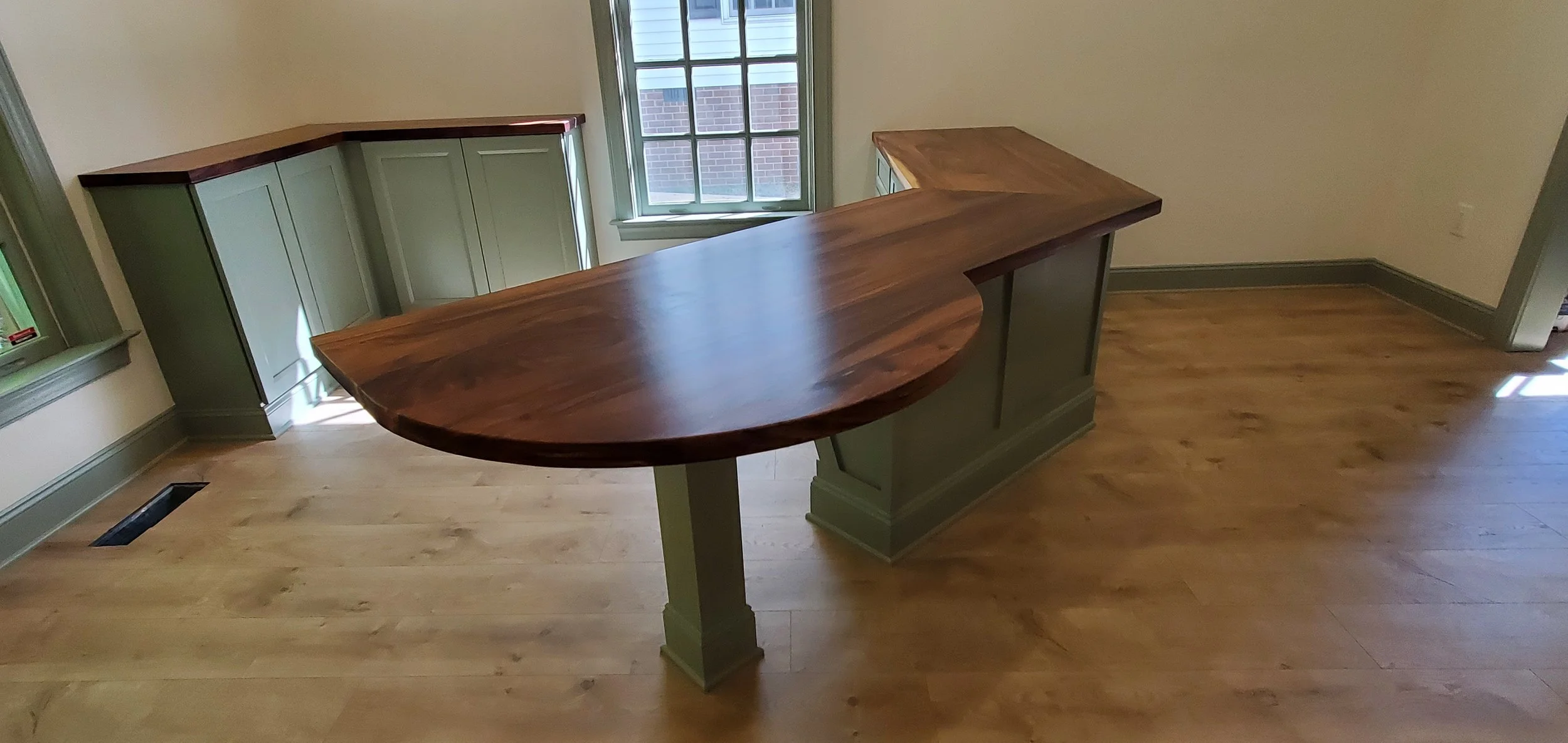 Forefront Project custom desk 2.jpg