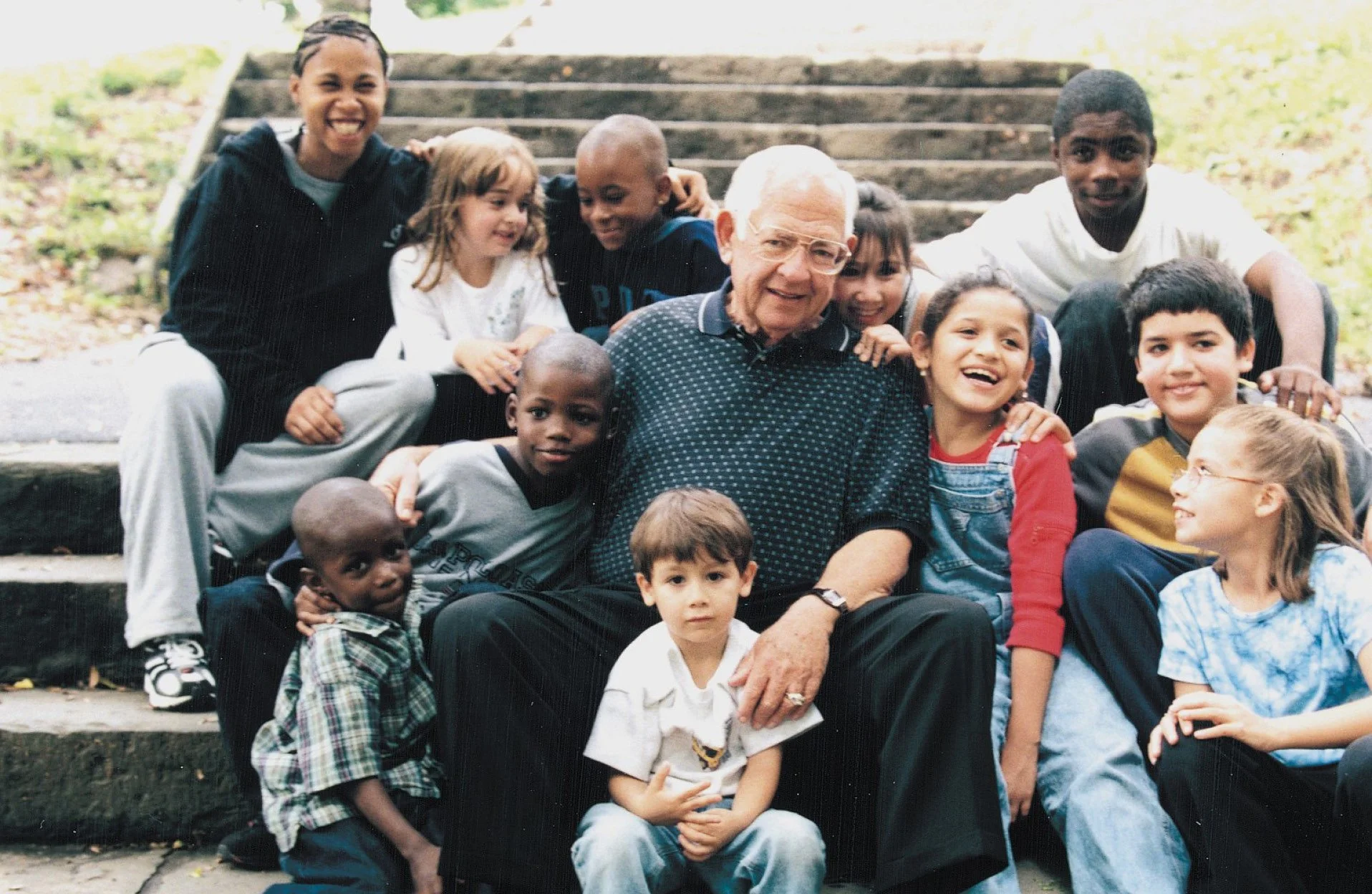 Dave Thomas with a group of foster children in New York City