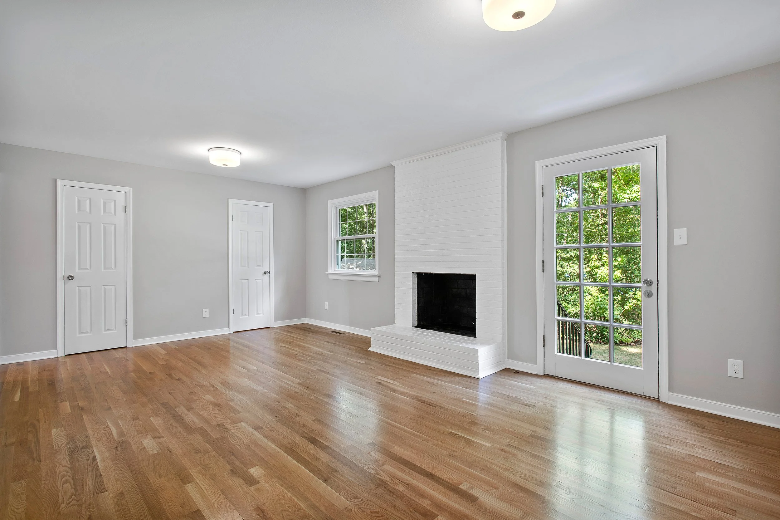 10-Family Room (1).jpg