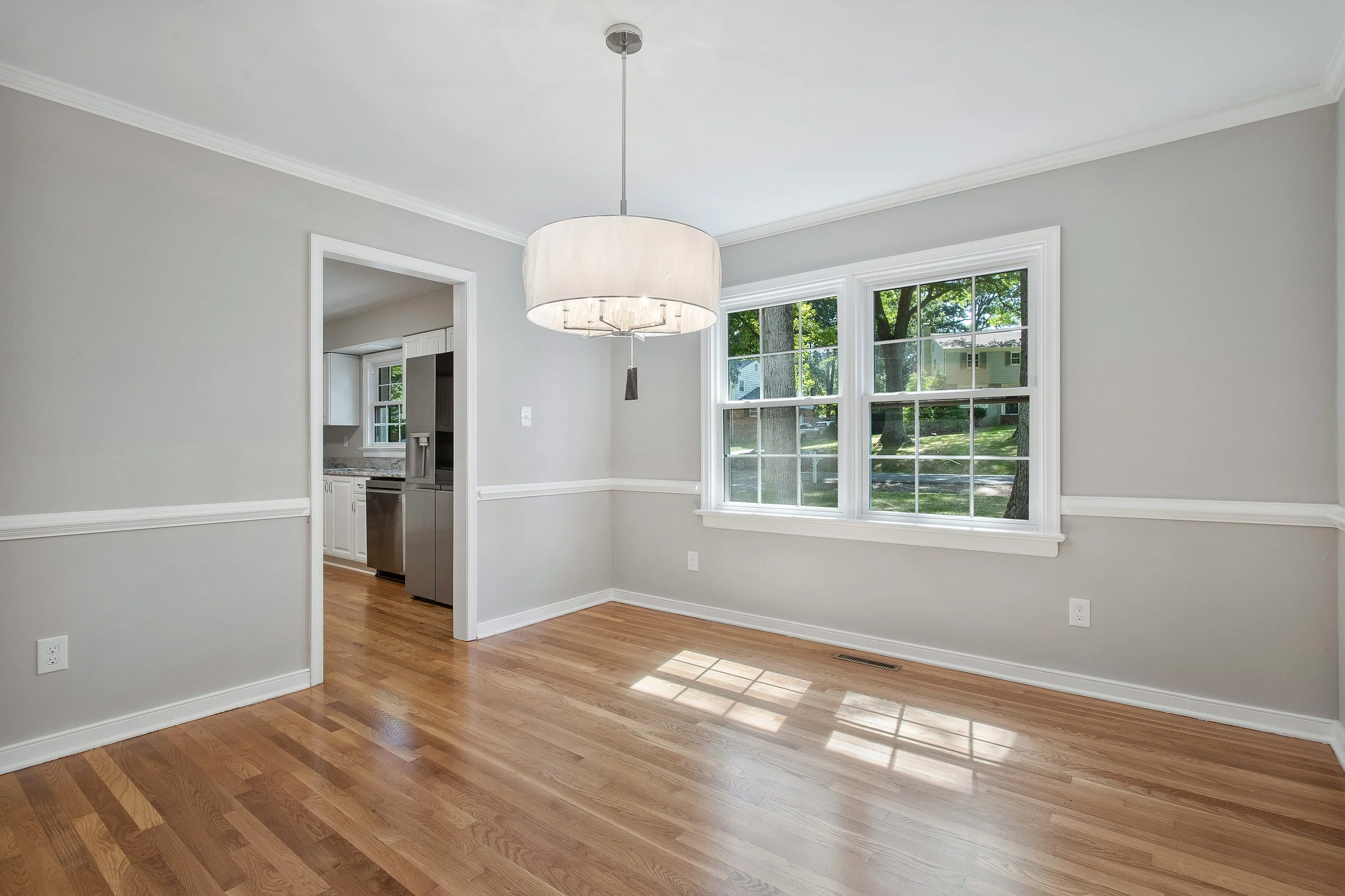 16-Dining Room.jpg