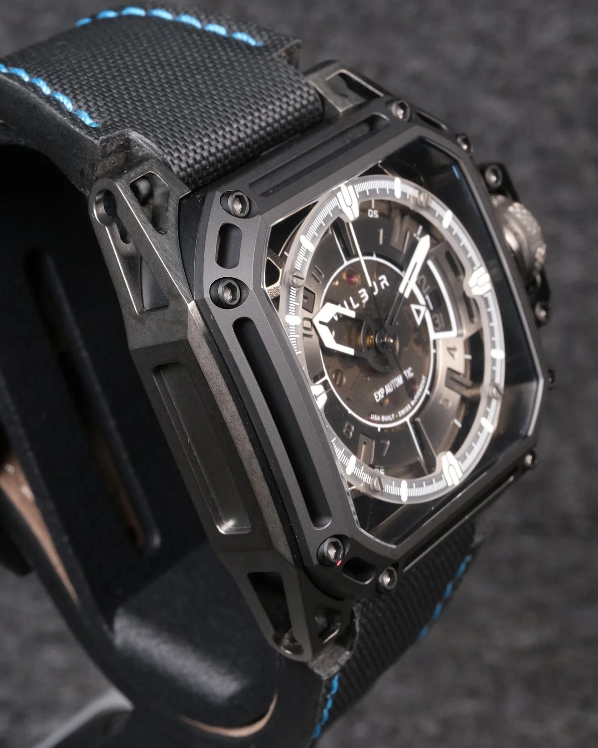 Dark Mode left blue.jpg