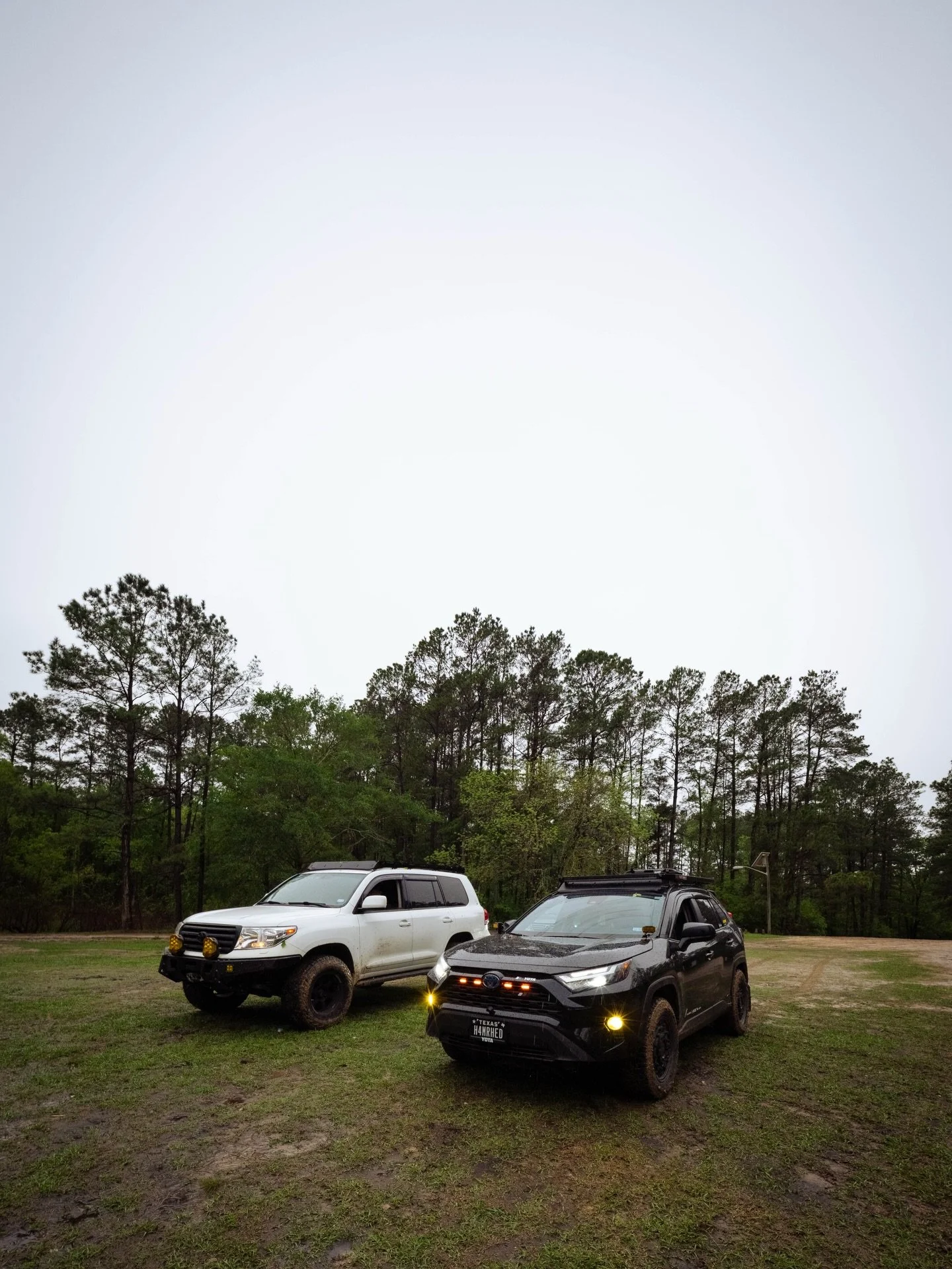 Gettin mudday the one day it rains 🤠
#offroad #4x4 #rav4