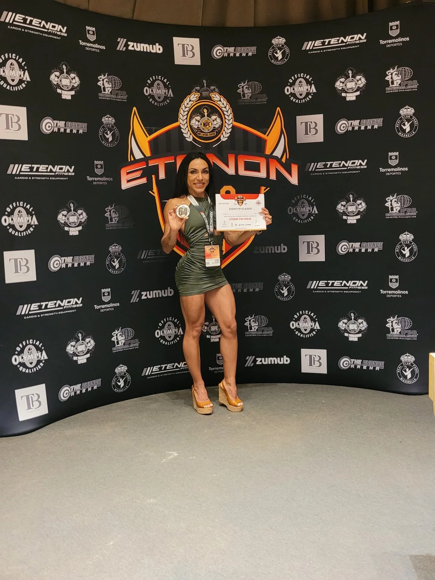 🇮🇹 ✨ Oggi &egrave; il grande giorno!
Sul palco porto il numero 64 💪👙
Ogni sacrificio, ogni allenamento, ogni scelta mi hanno portata qui.
Ora &egrave; il momento di brillare. 🌟

---

🇧🇷 ✨ Hoje &eacute; o grande dia!
No palco estarei com o n&ua