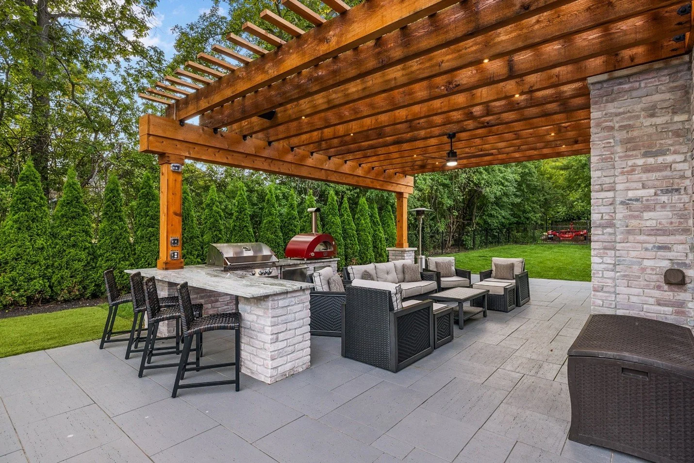 Website outdoor pergola picture 2.jpg