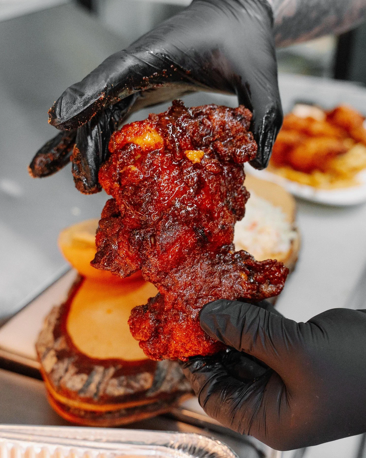 Things are heating up at Rollin Ghost. 🔥👻

Crispy chicken coated in fiery seasoning, stacked high with pickles, slaw, and sauce. We're bringing the heat to your Friday, one spicy chicken sandwich at a time.

Catch us at Long Island Farm Brewery tod