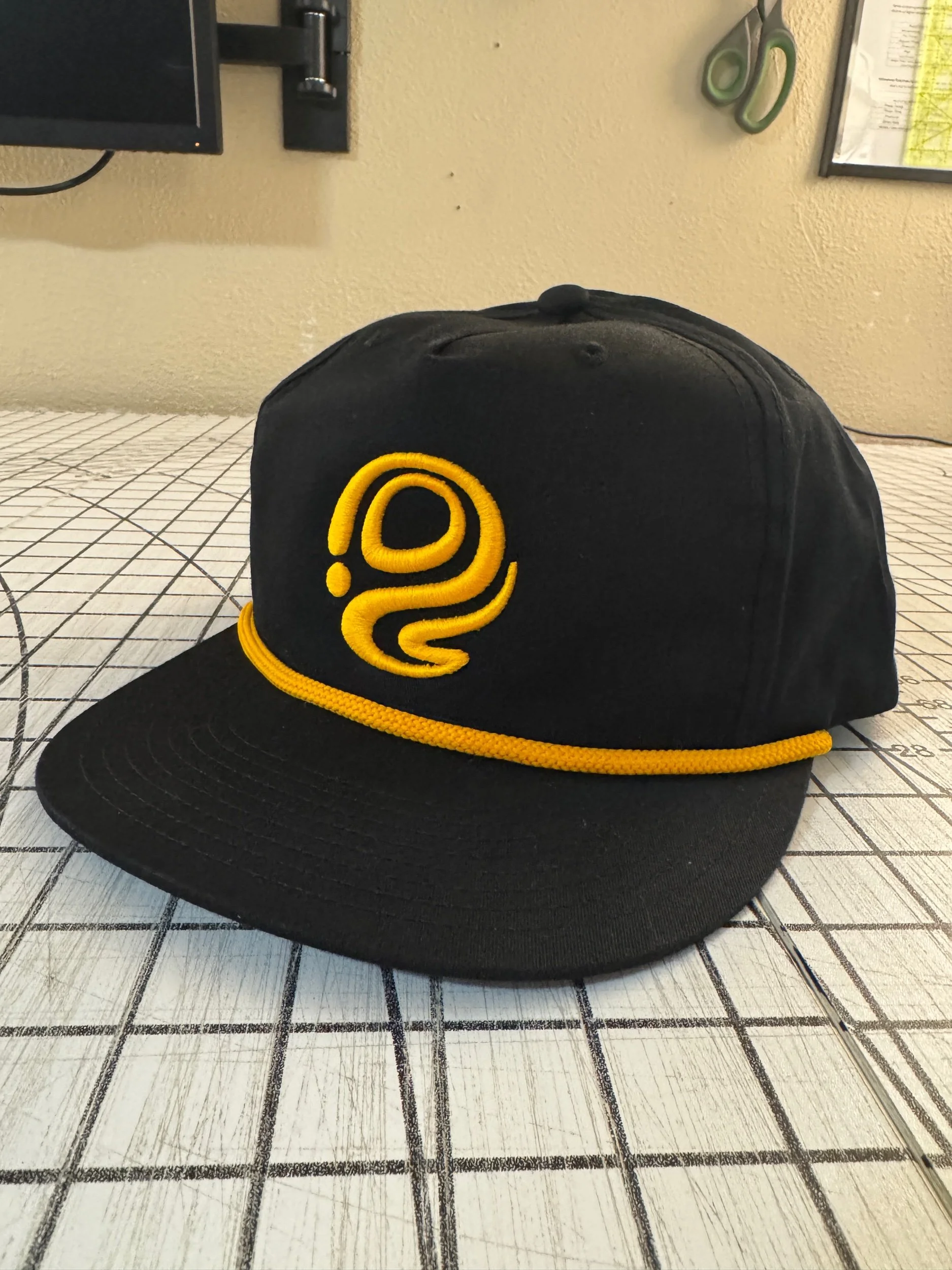 Black n gold decky hat