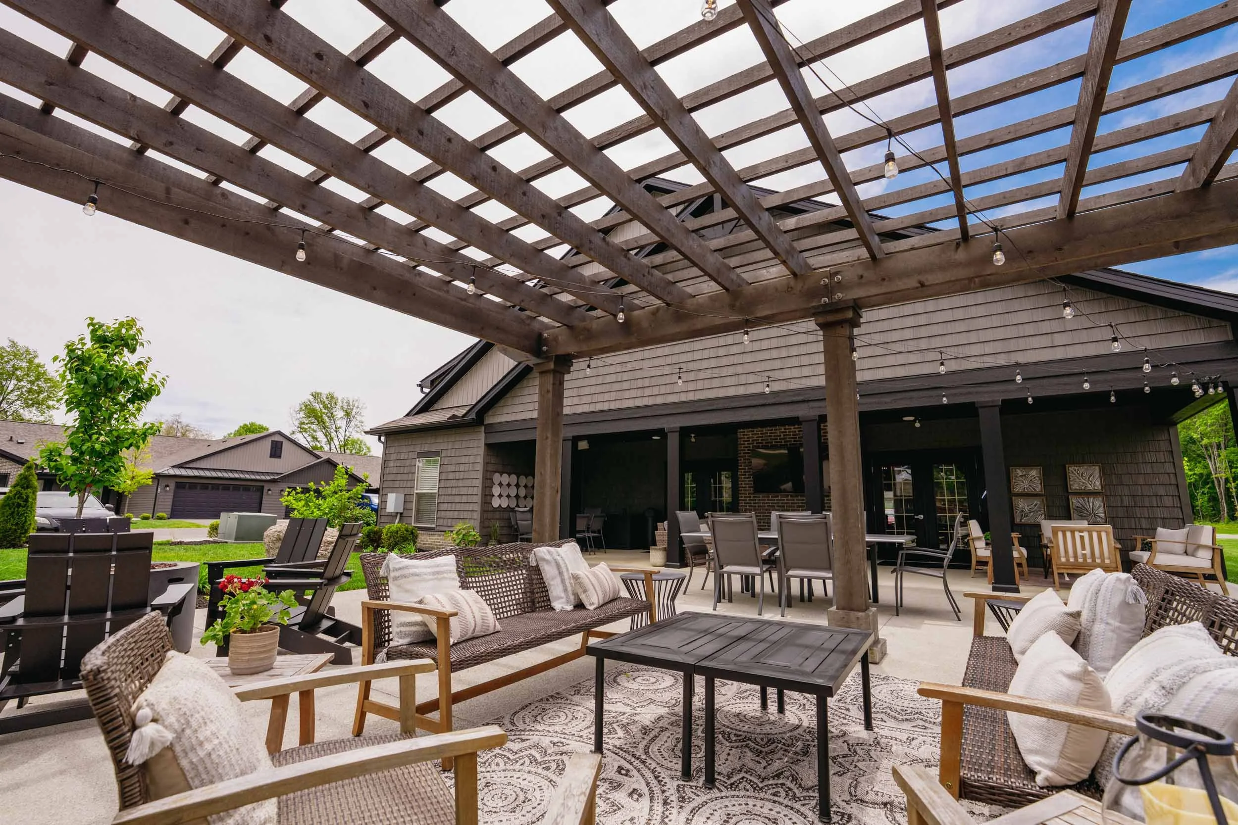 The Residences at Eastwood | Apartment Homes in Reynoldsburg, OH | Outdoor Lounge