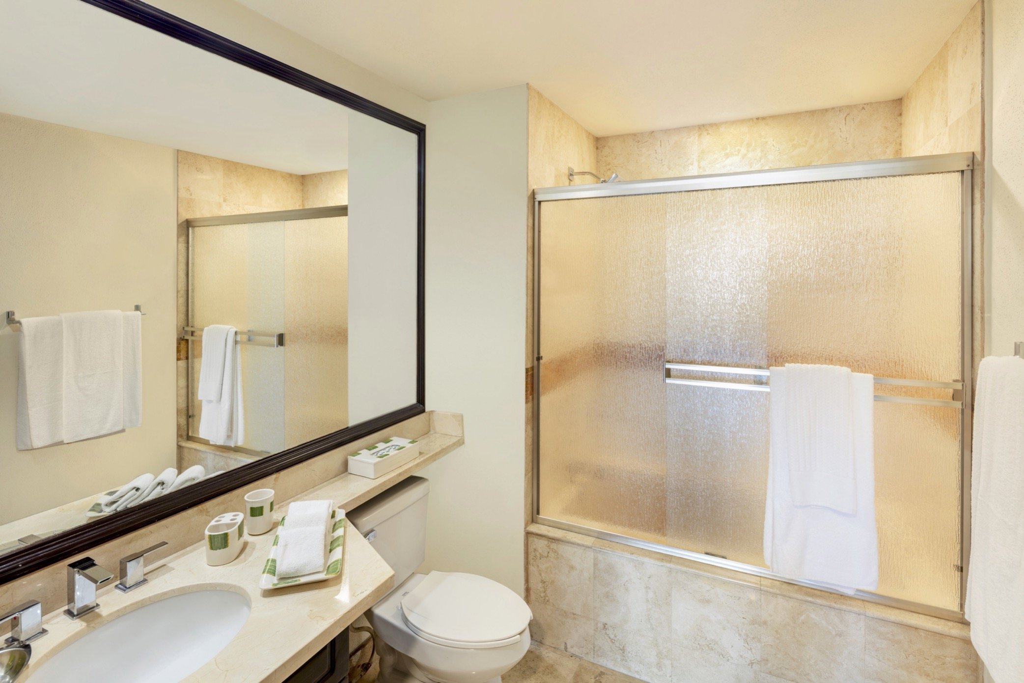 second bedroom bathroom.jpg