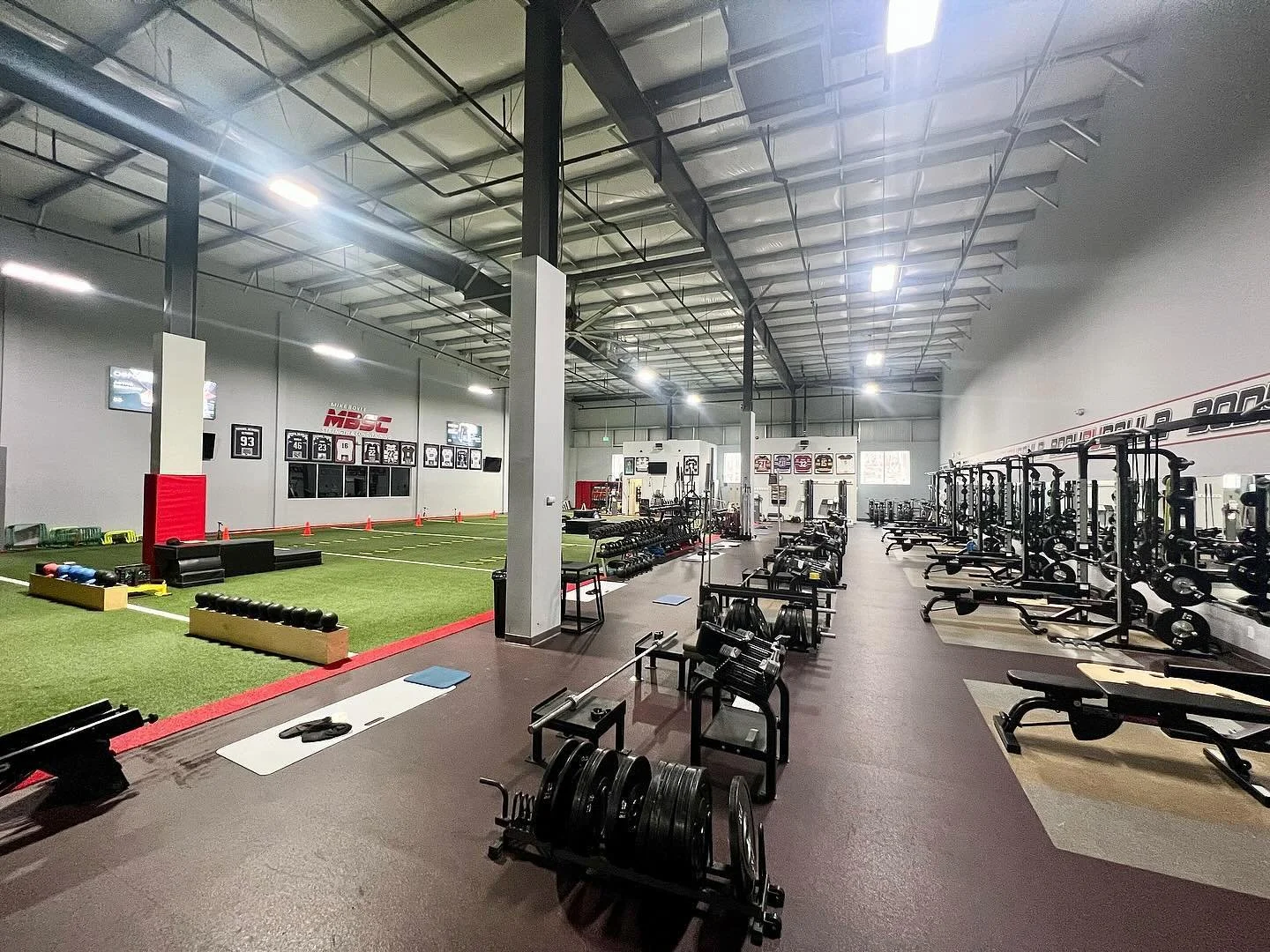 Internship complete 🥹✔️

Feeling incredibly grateful for the amazing experience at @mbscofficial . Thankful beyond words for the amazing coaches who shared their knowledge and guidance, the hardworking athletes who inspired me every day, and to ever