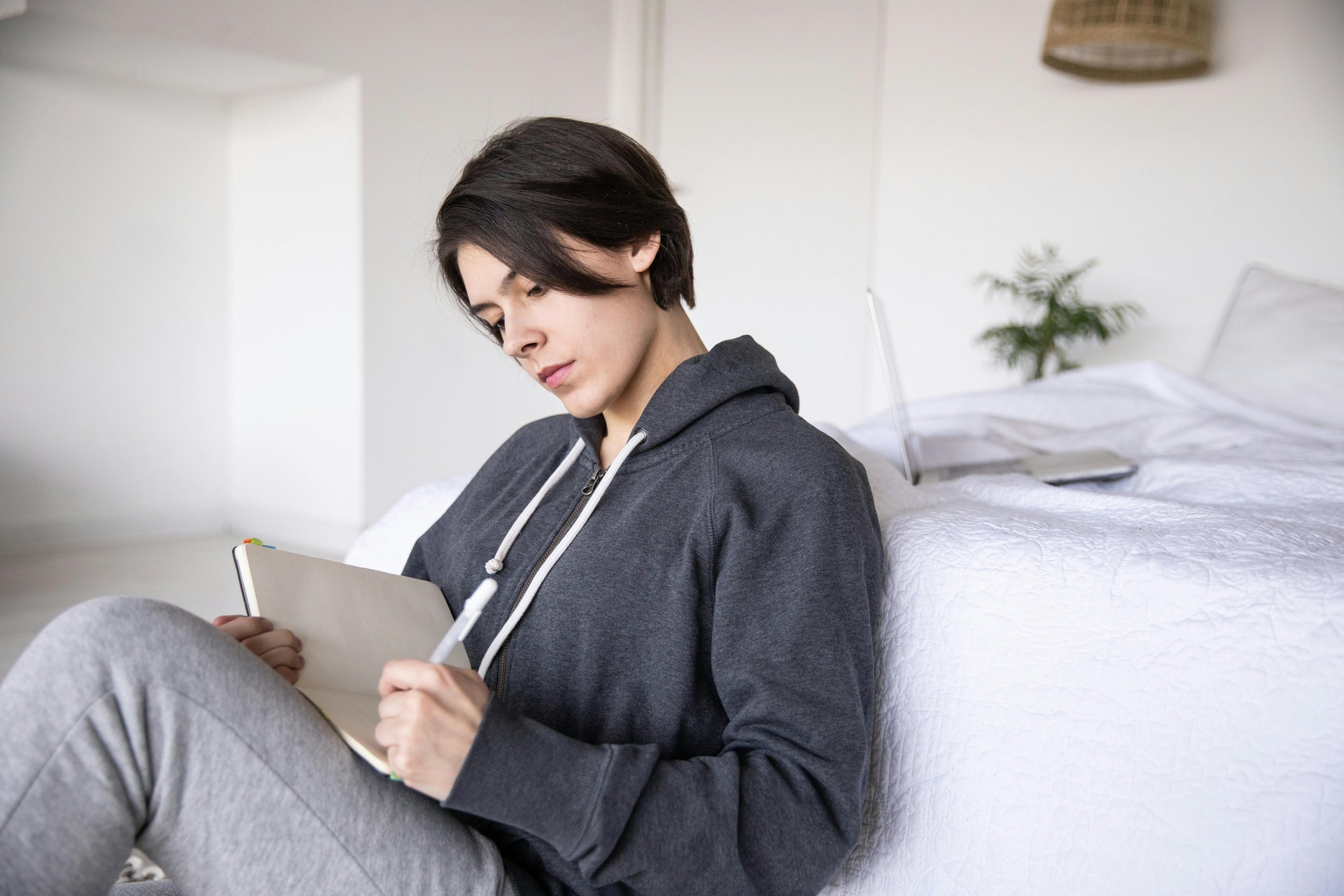 The Chronic Pain Appointment Checklist: What to Bring, What to Say, What to Track