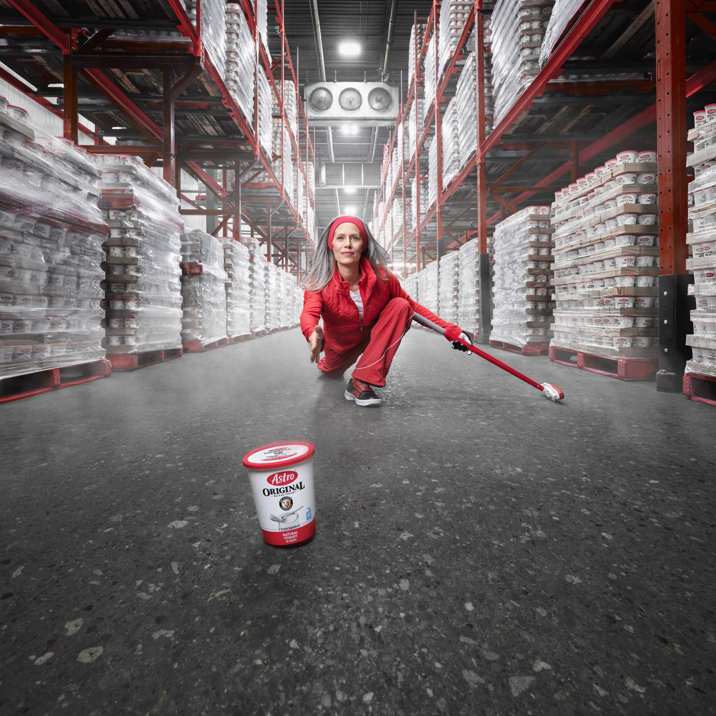 Astro |
Key Stylist: Maeve McKee |
Assistant Stylist: Ayelet Joelle