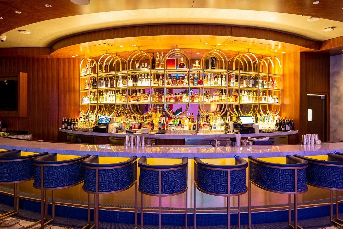 A space designed for atmosphere, energy, and connection. Thoughtful lighting, audio, and control systems work together to shape the experience long after the first drink is poured.
#OneTouchLiving #LuxuryDesign #HospitalityDesign #IntegratedTechnolog