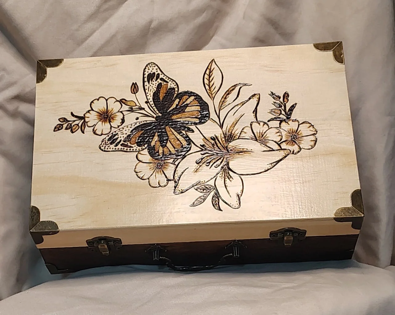 keepsake_wood-burned_box6.jpg